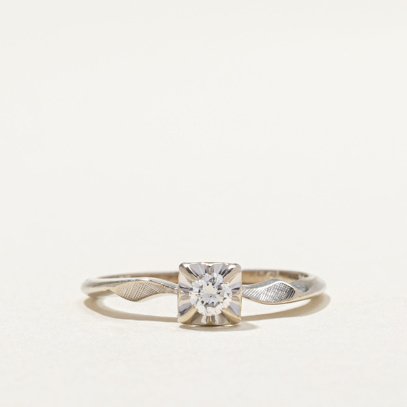 Illusion Set Solitaire Diamond Ring | 0.13ct | SZ 6.5 |