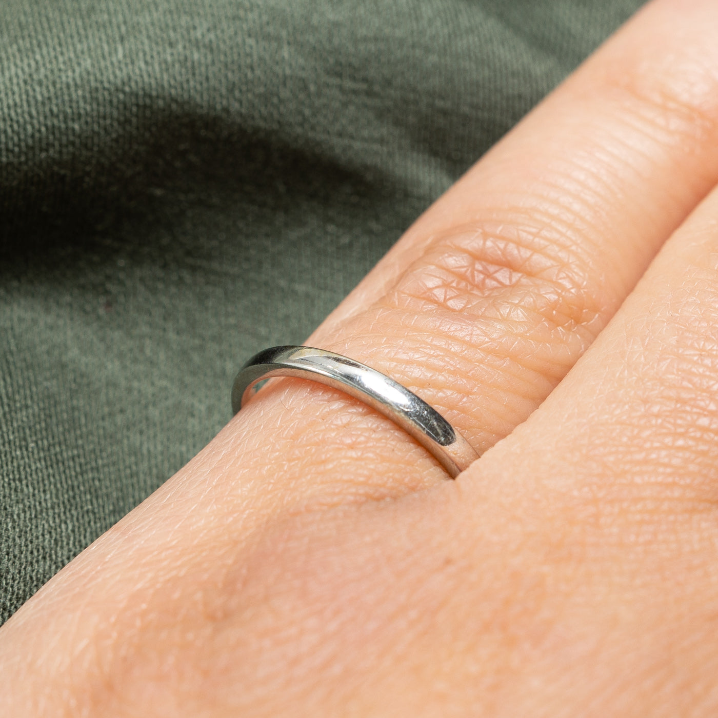 18 White Gold Wedding Band | 2.00mm | SZ 6
