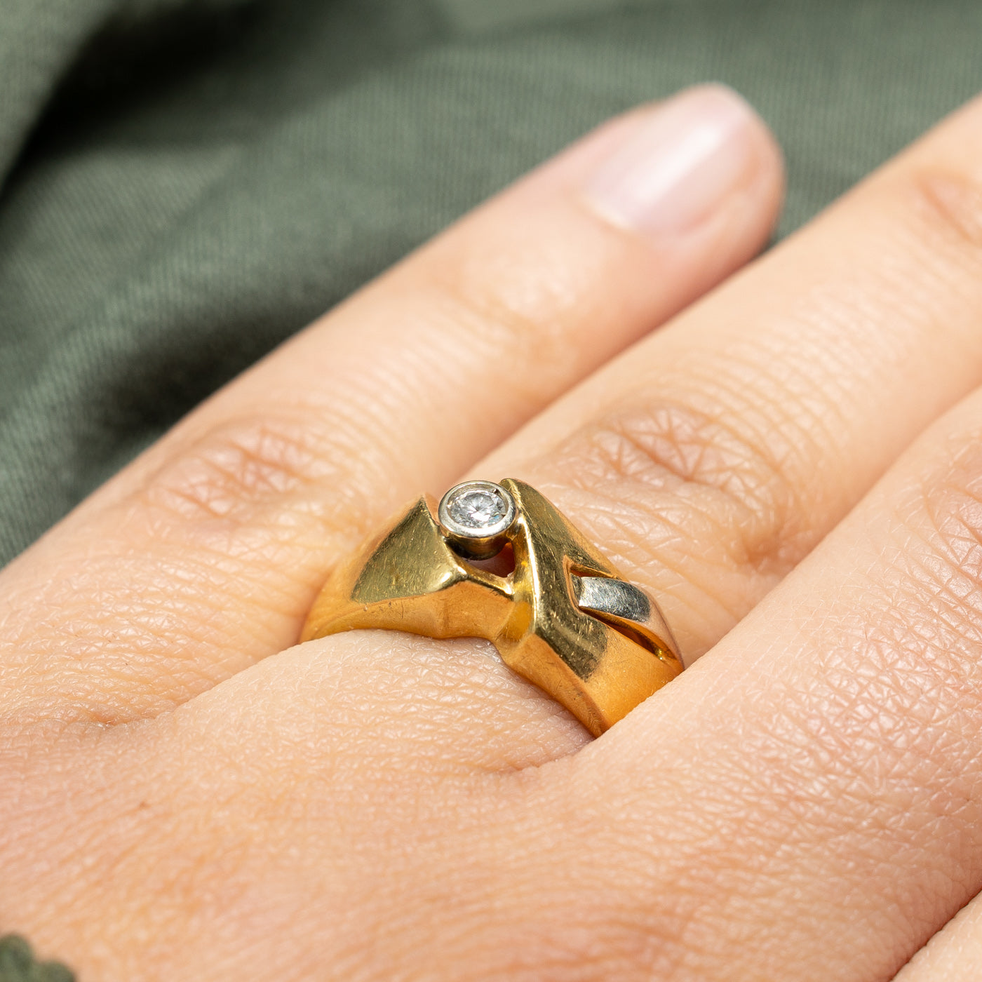 Single Stone Diamond Abstract Ring | 0.12ct | SZ 7