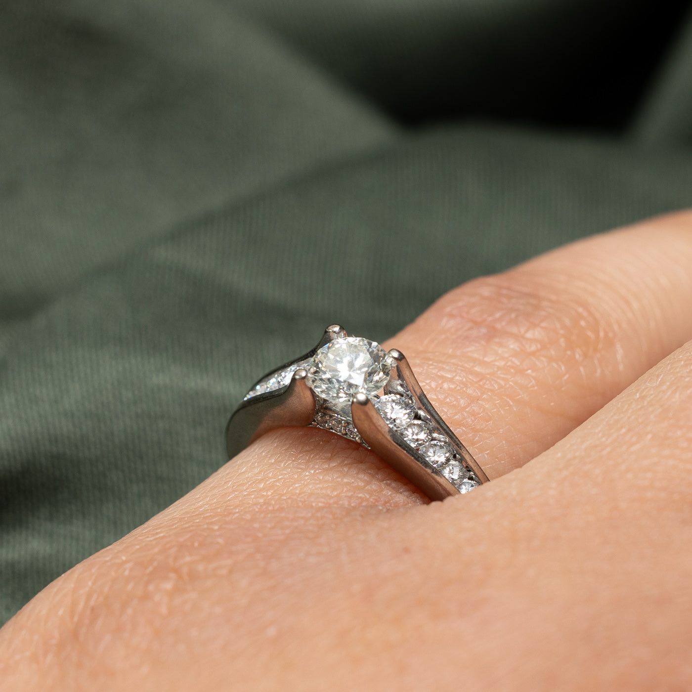 Diamond Tapered Engagement Ring | 0.98ctw | SZ 5.75