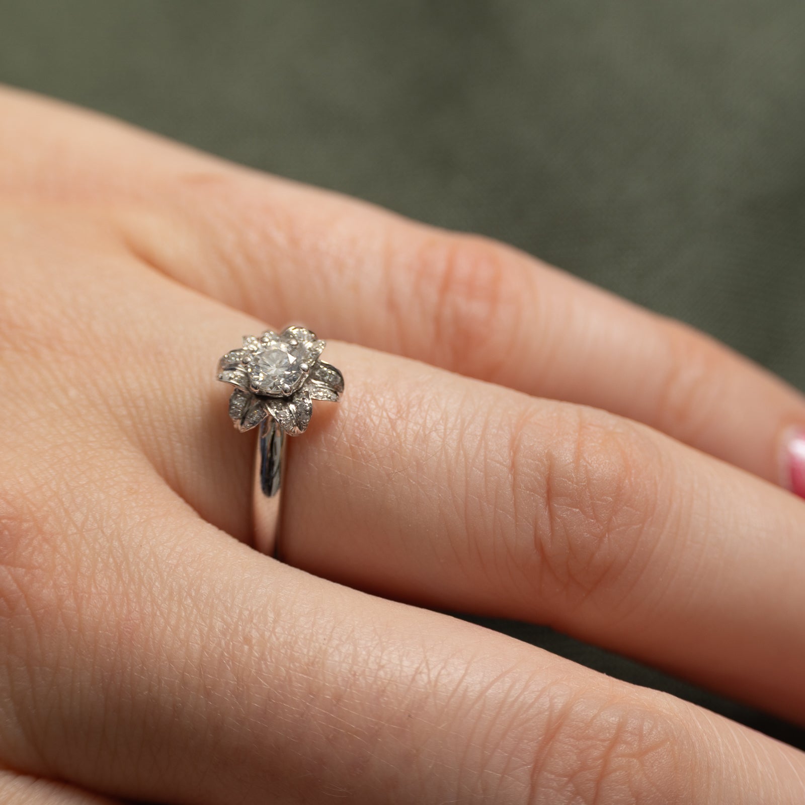 Diamond Flower Design Ring | 0.31ctw | SZ 6.75