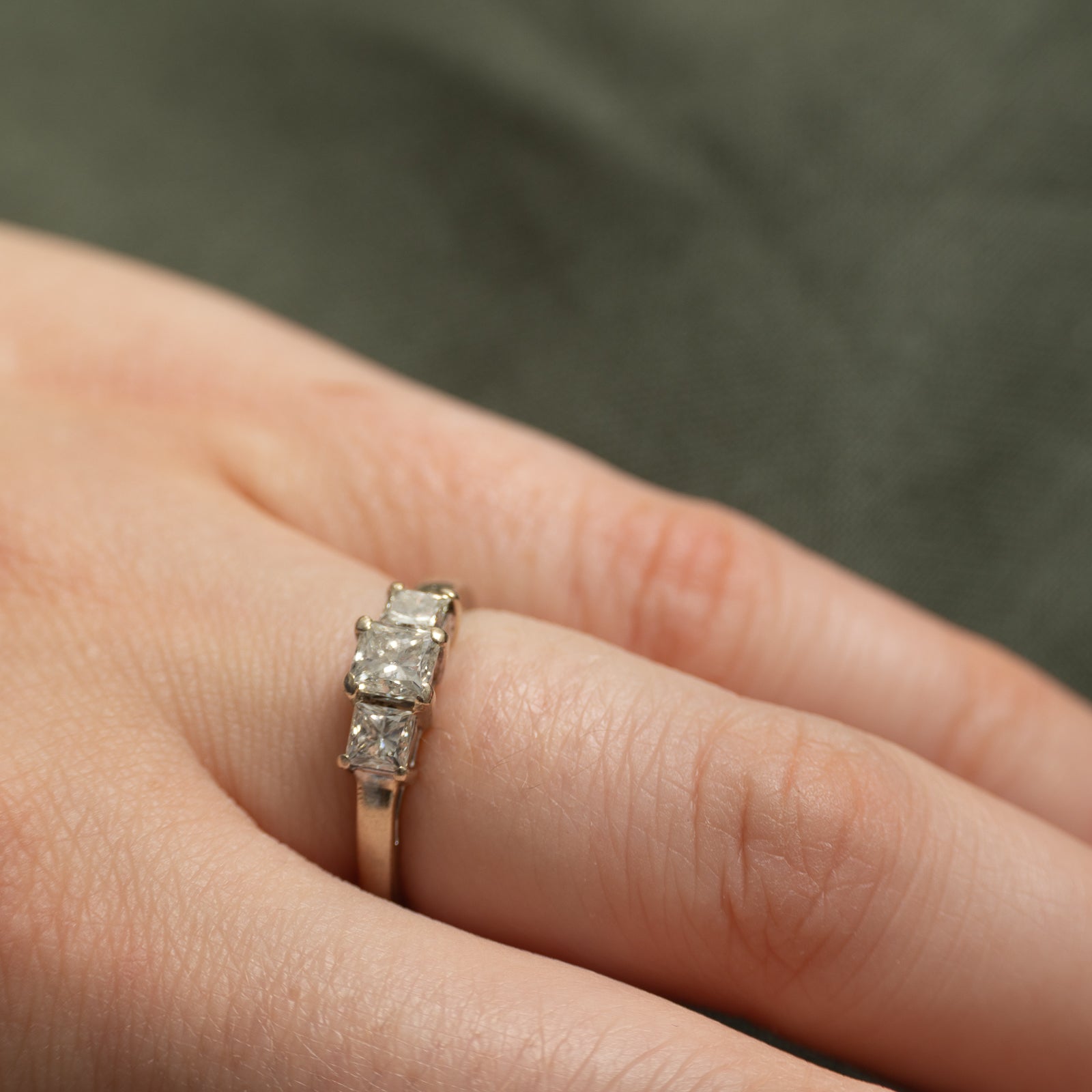 Bague trois diamants taille princesse | 0,96 ct | Taille 5