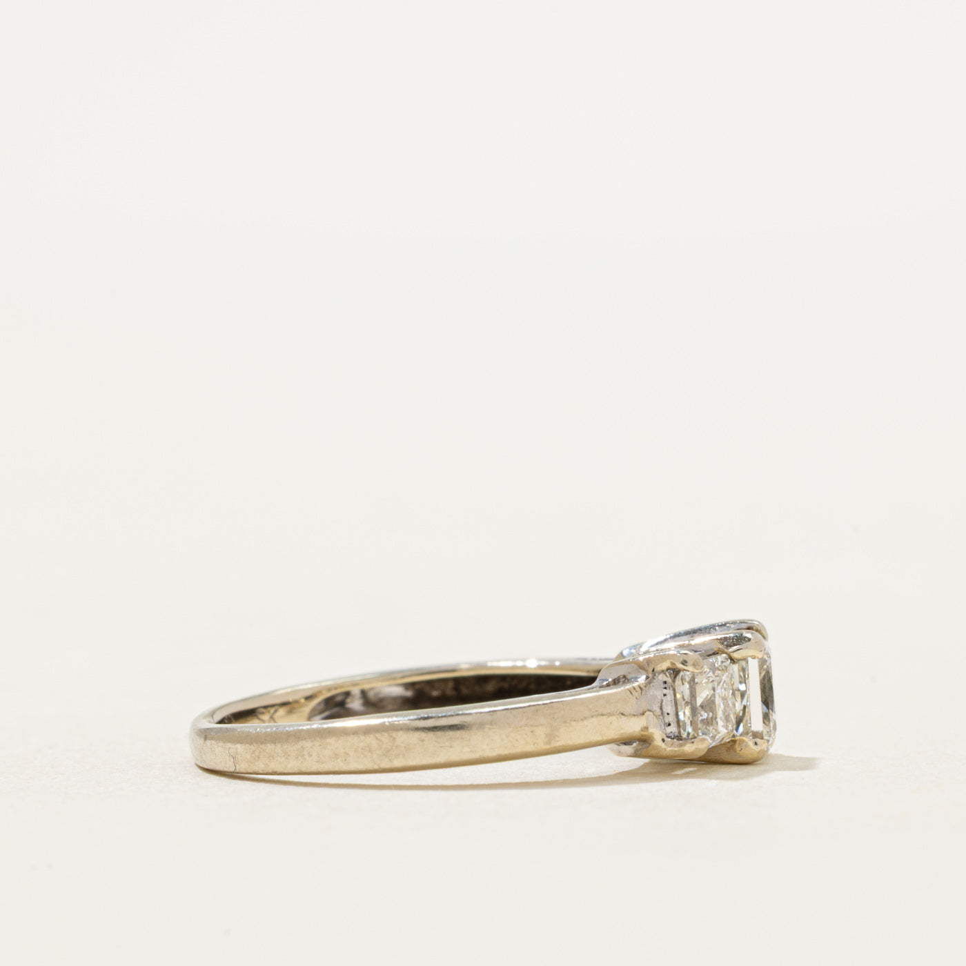 Bague trois diamants taille princesse | 0,96 ct | Taille 5