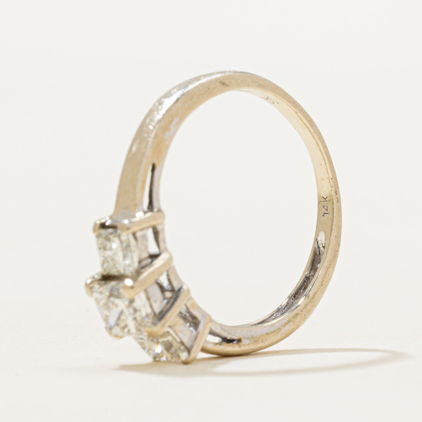 Bague trois diamants taille princesse | 0,96 ct | Taille 5
