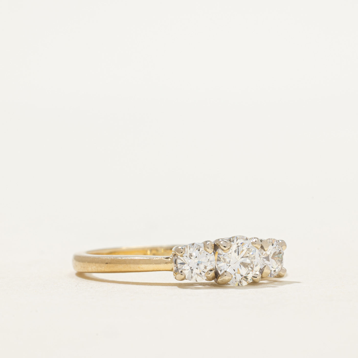Bague trois diamants | 1,02 ct | Taille 8,75