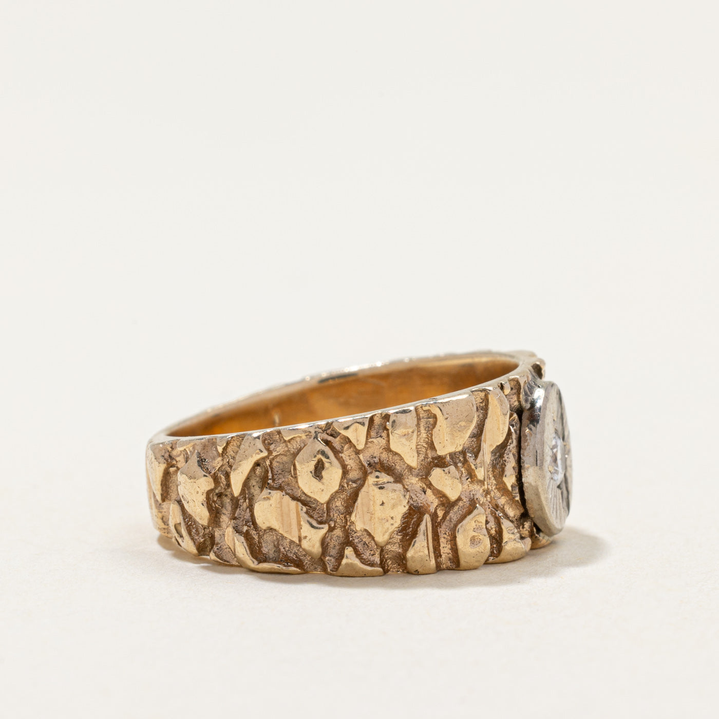 Illusion Set Diamond Textured Ring | 0.11ct | SZ 7.5