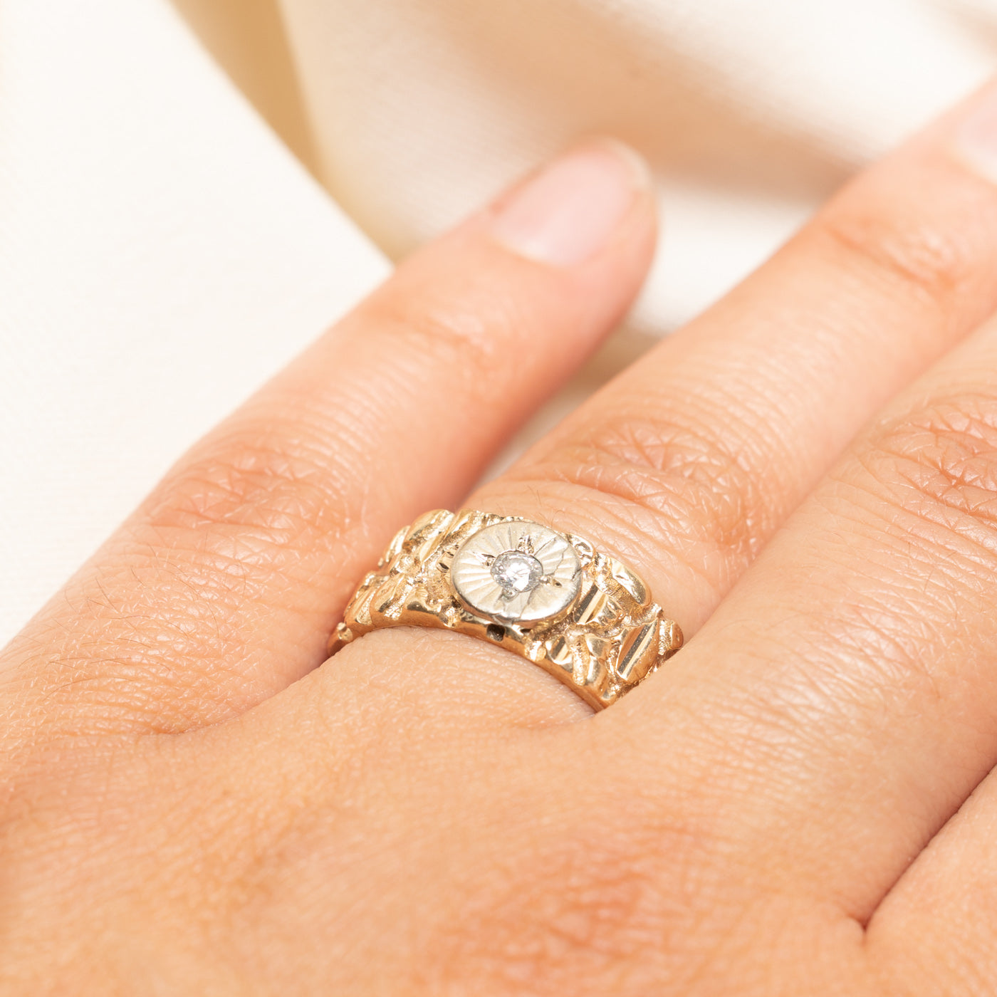 Illusion Set Diamond Textured Ring | 0.11ct | SZ 7.5