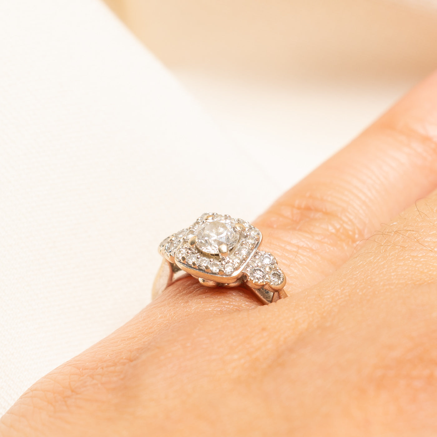 14k White Gold Diamond Halo Ring | 0.72ctw | SZ 5.25