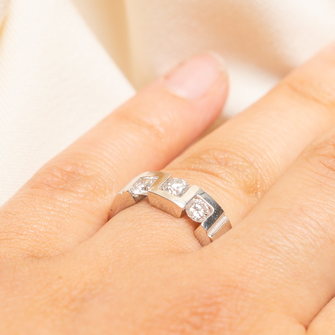 Three Stone Tension Set Diamond Ring | 0.84ctw | SZ 7