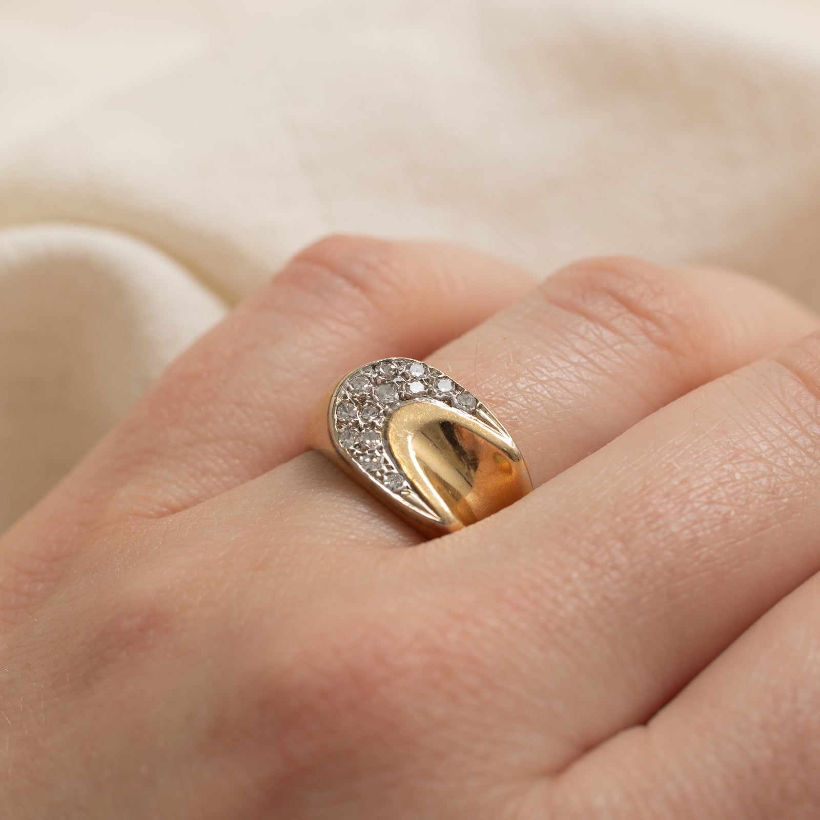 Diamond Crescent Moon Ring | 0.20ctw | SZ 7.5