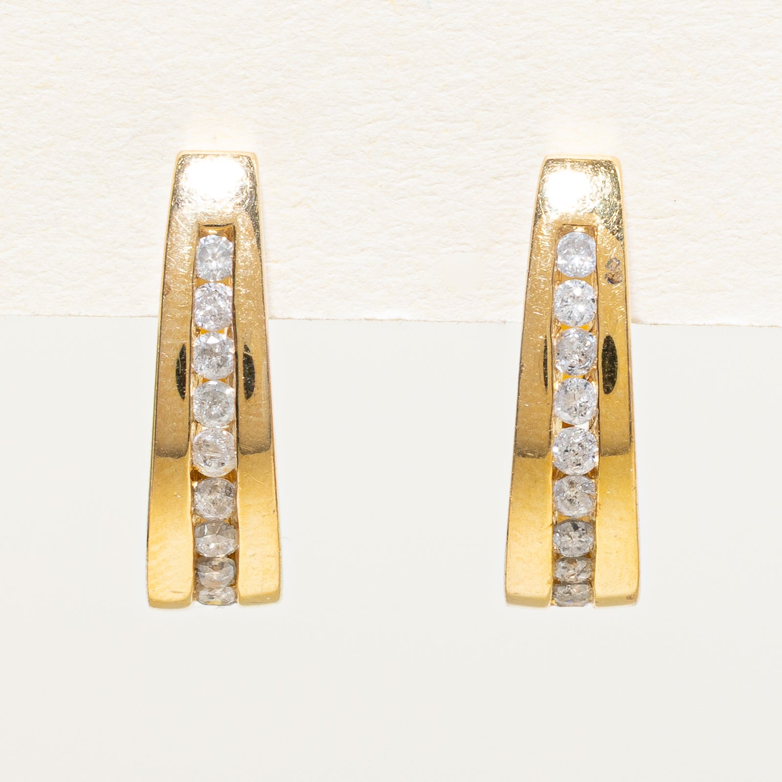 Boucles d'oreilles à fermoir loquet serties de diamants en canal | 0,42 ct