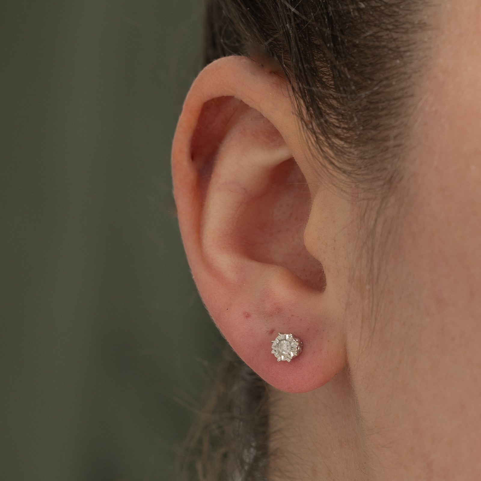 9K Illusion Set Diamond Stud Earrings | 0.12ctw