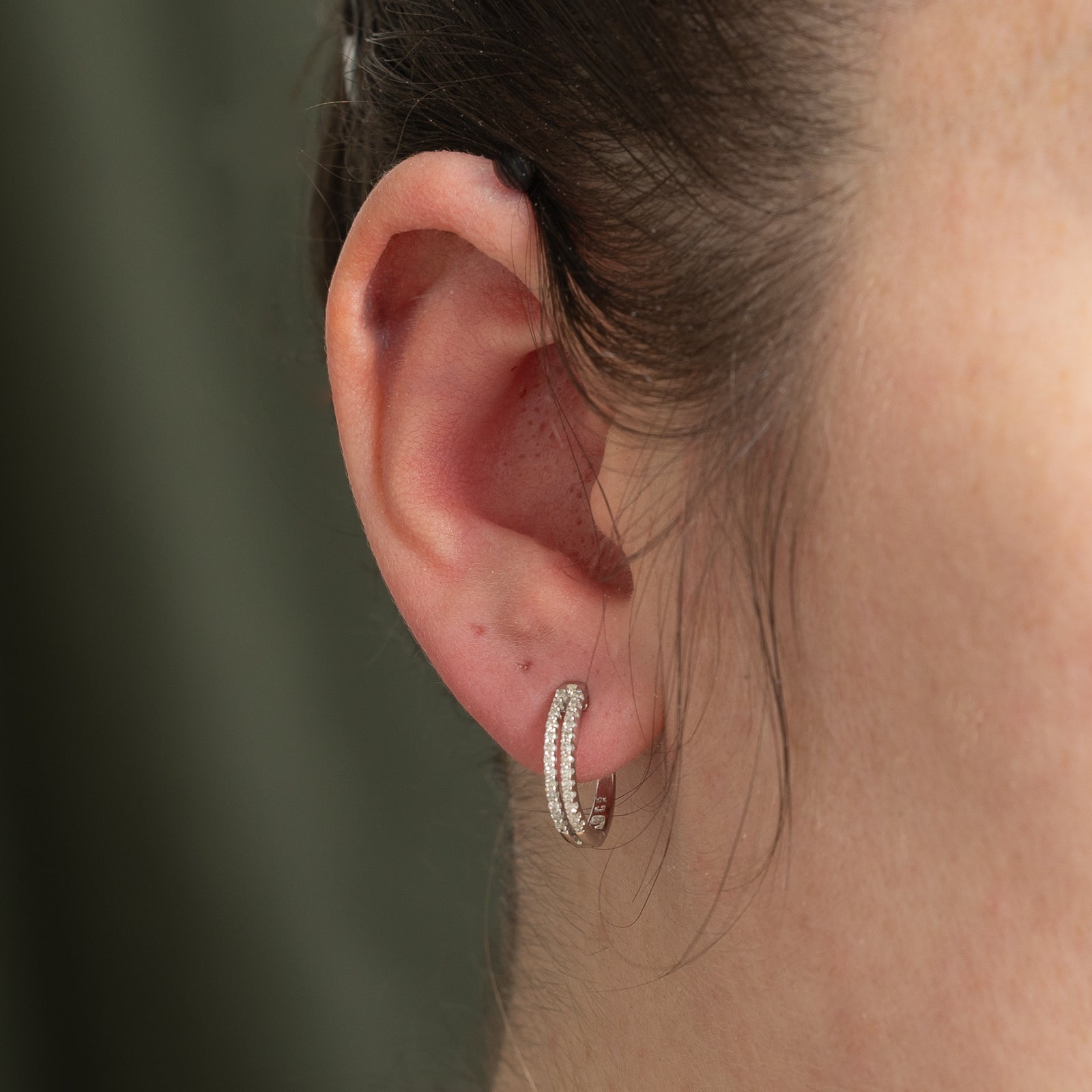 Boucles d'oreilles créoles en or 10 carats serties de diamants | 0,26 ct au total