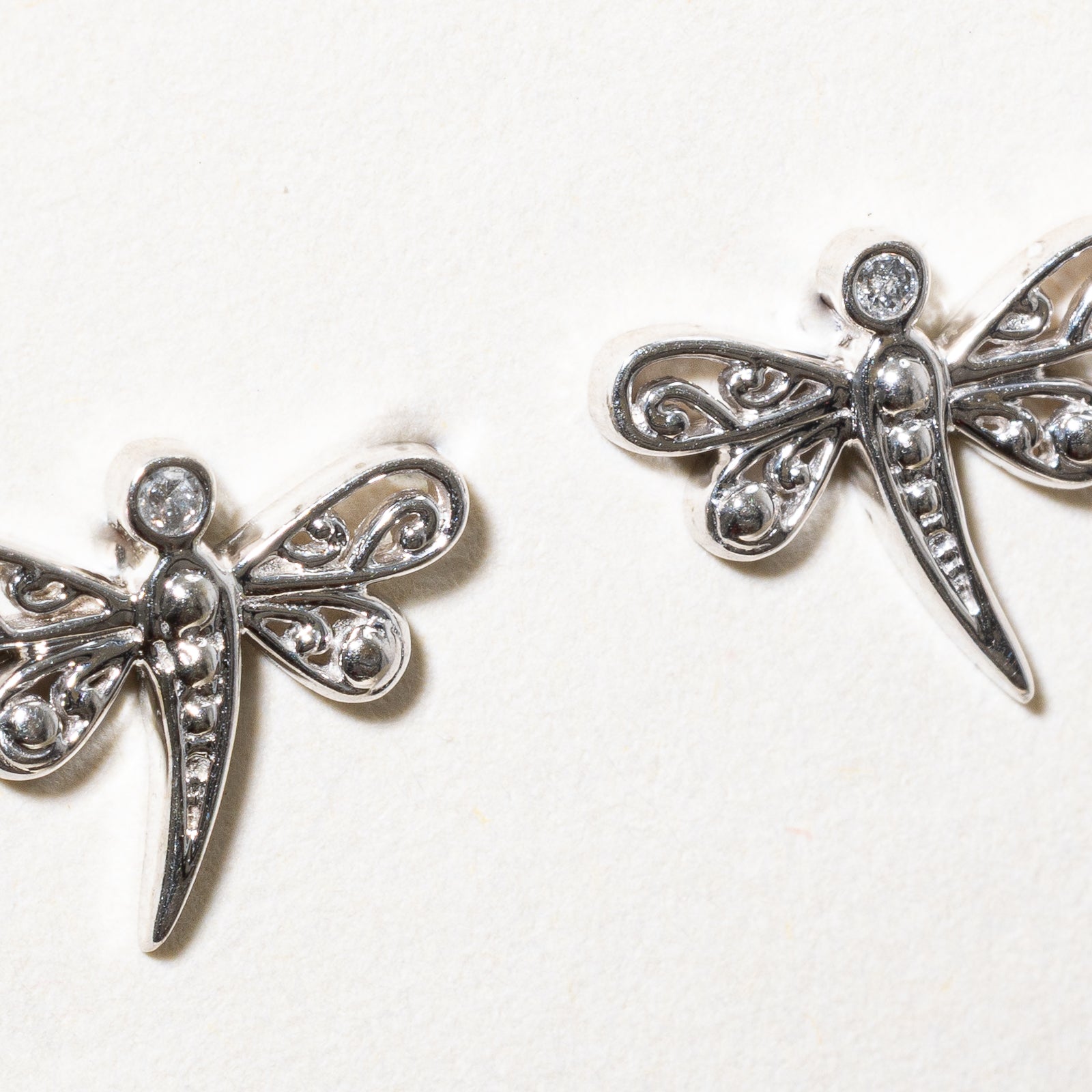 Boucles d'oreilles puces libellule en diamant | 0,02 ct
