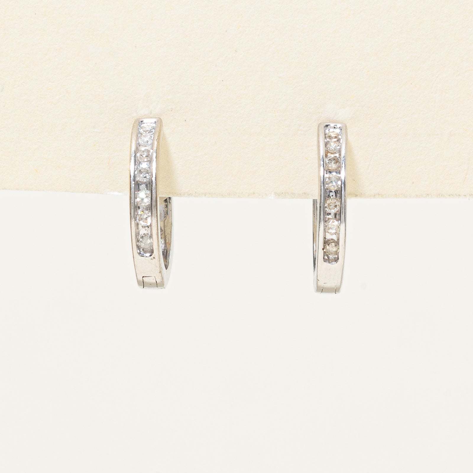 Boucles d'oreilles créoles en or 10 carats serties de diamants | 0,11 ct au total