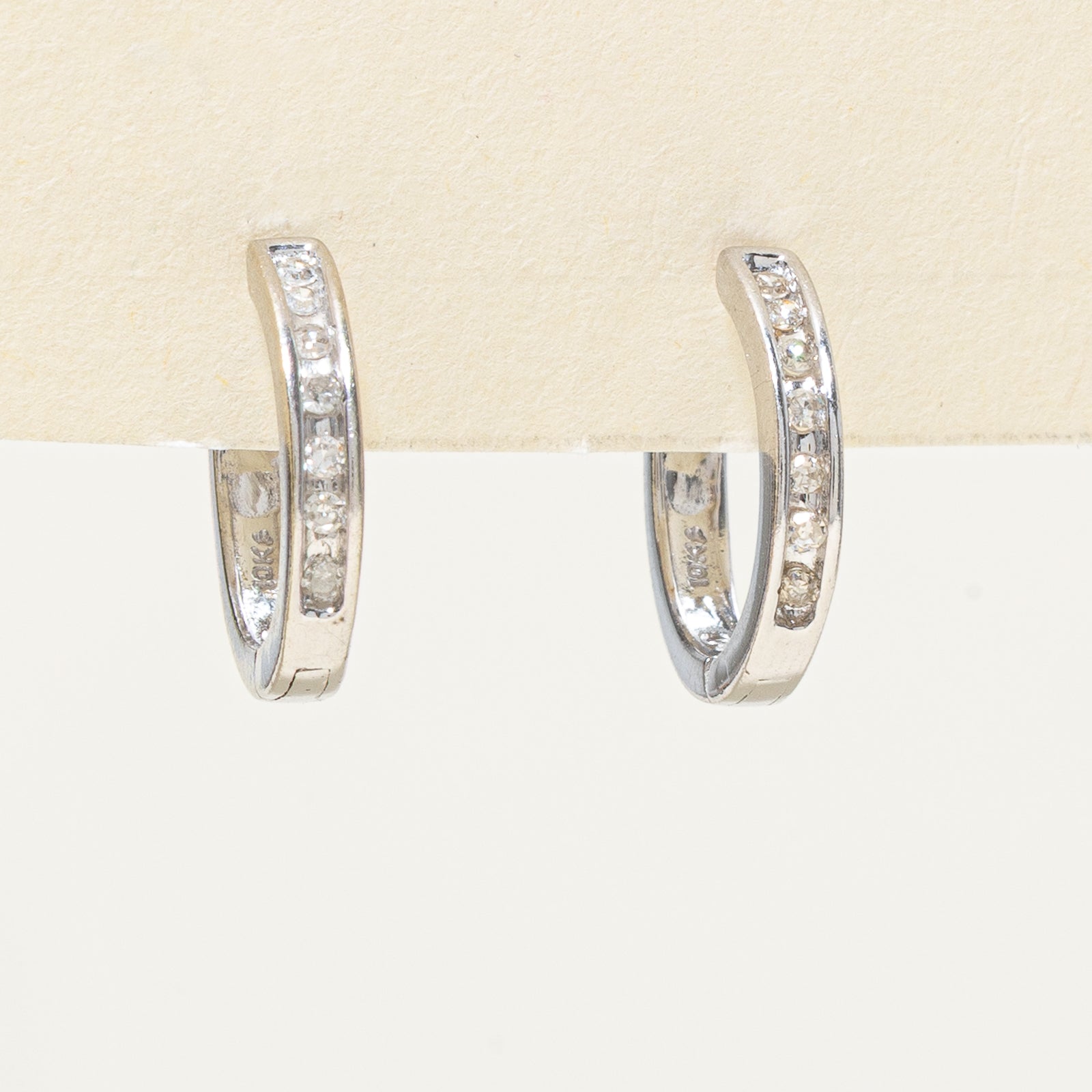 Boucles d'oreilles créoles en or 10 carats serties de diamants | 0,11 ct au total