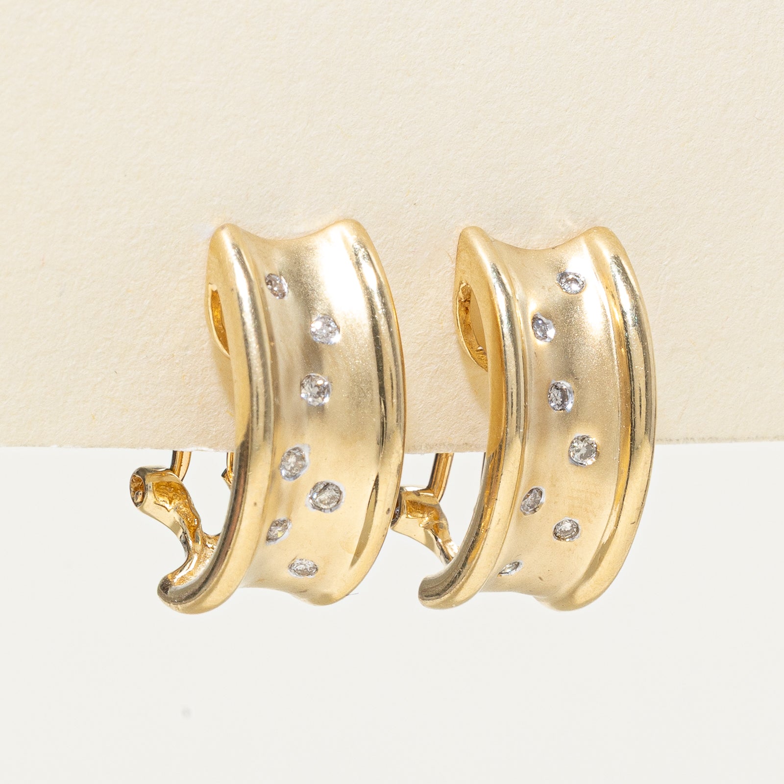 Boucles d'oreilles créoles serties de diamants dispersés | 0,13 ct au total