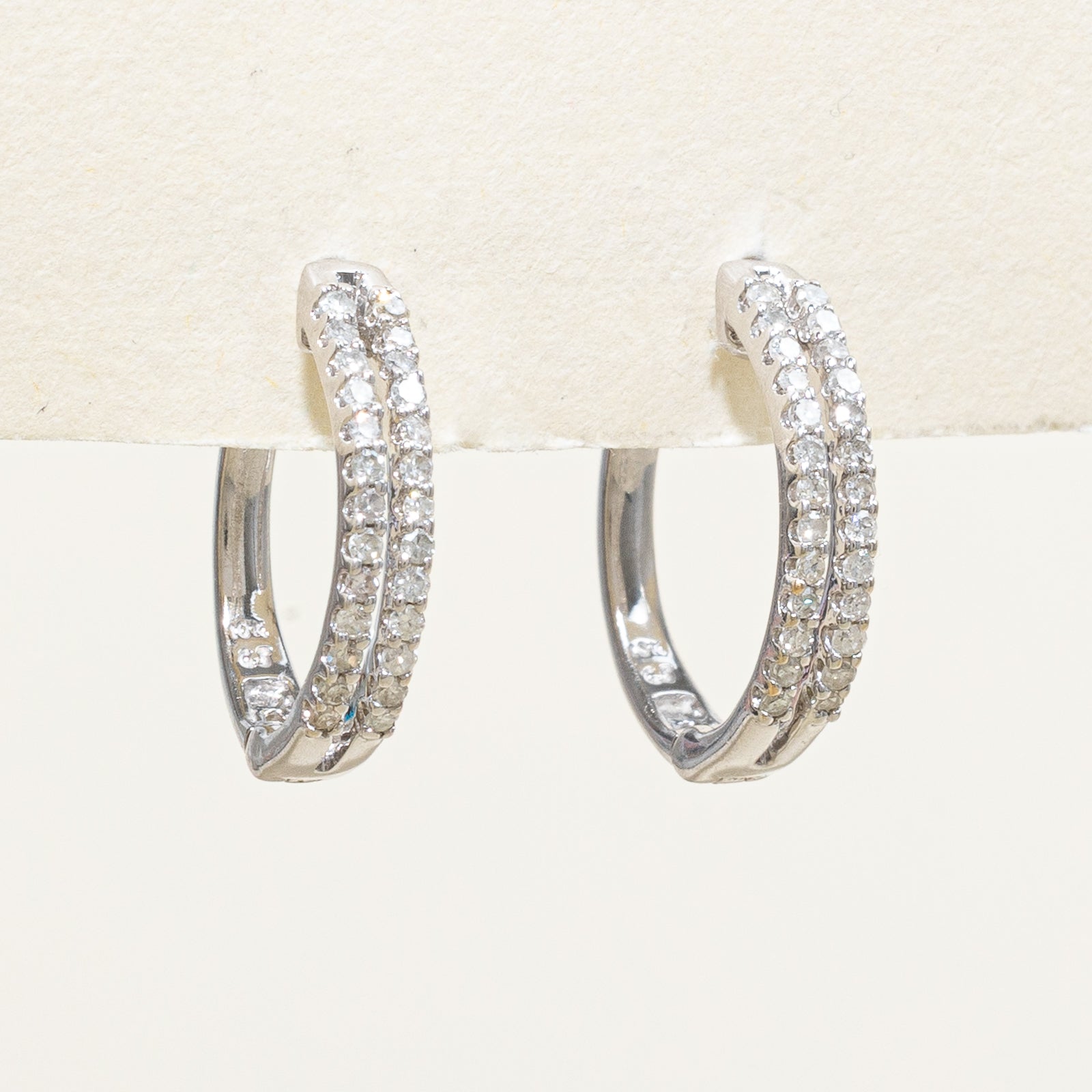 Boucles d'oreilles créoles en or 10 carats serties de diamants | 0,26 ct au total