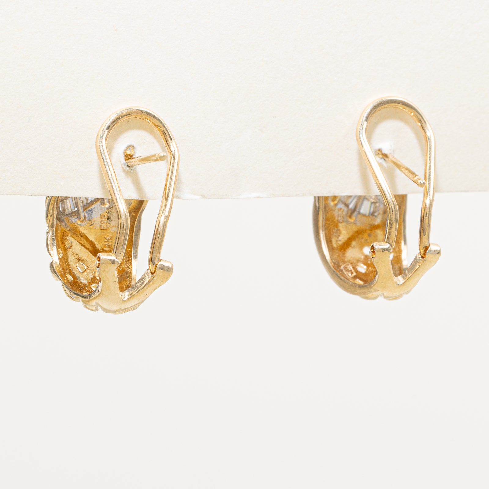 14K Diamond Textured Stud Earrings | 0.18ctw