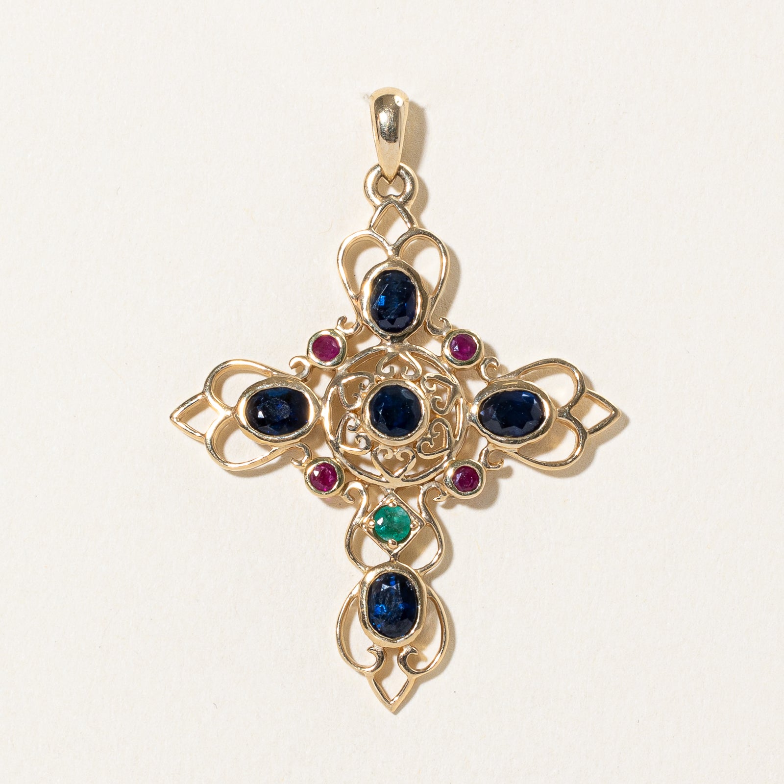 Pendentif croix en saphir, émeraude et rubis | 1,95 ct