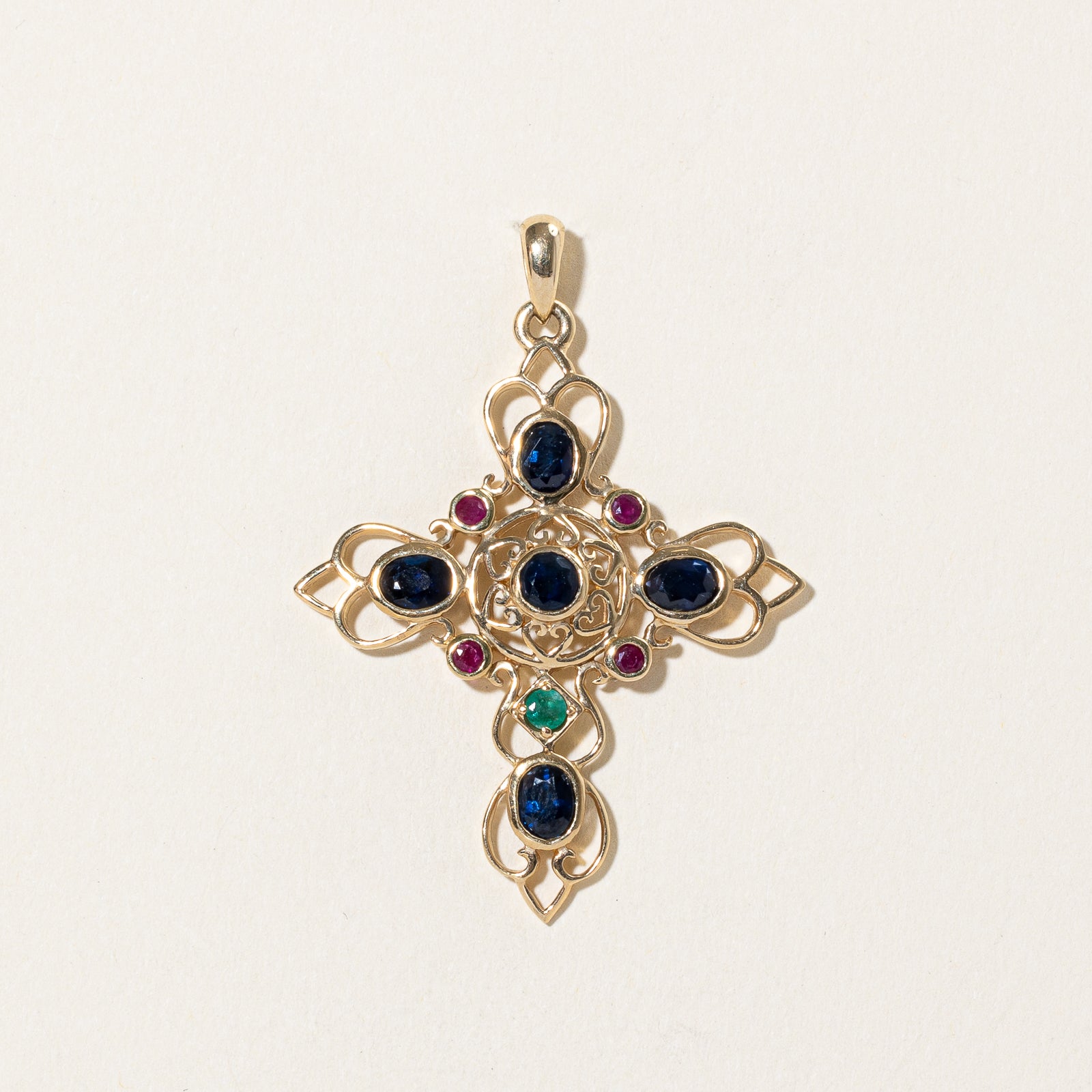 Pendentif croix en saphir, émeraude et rubis | 1,95 ct