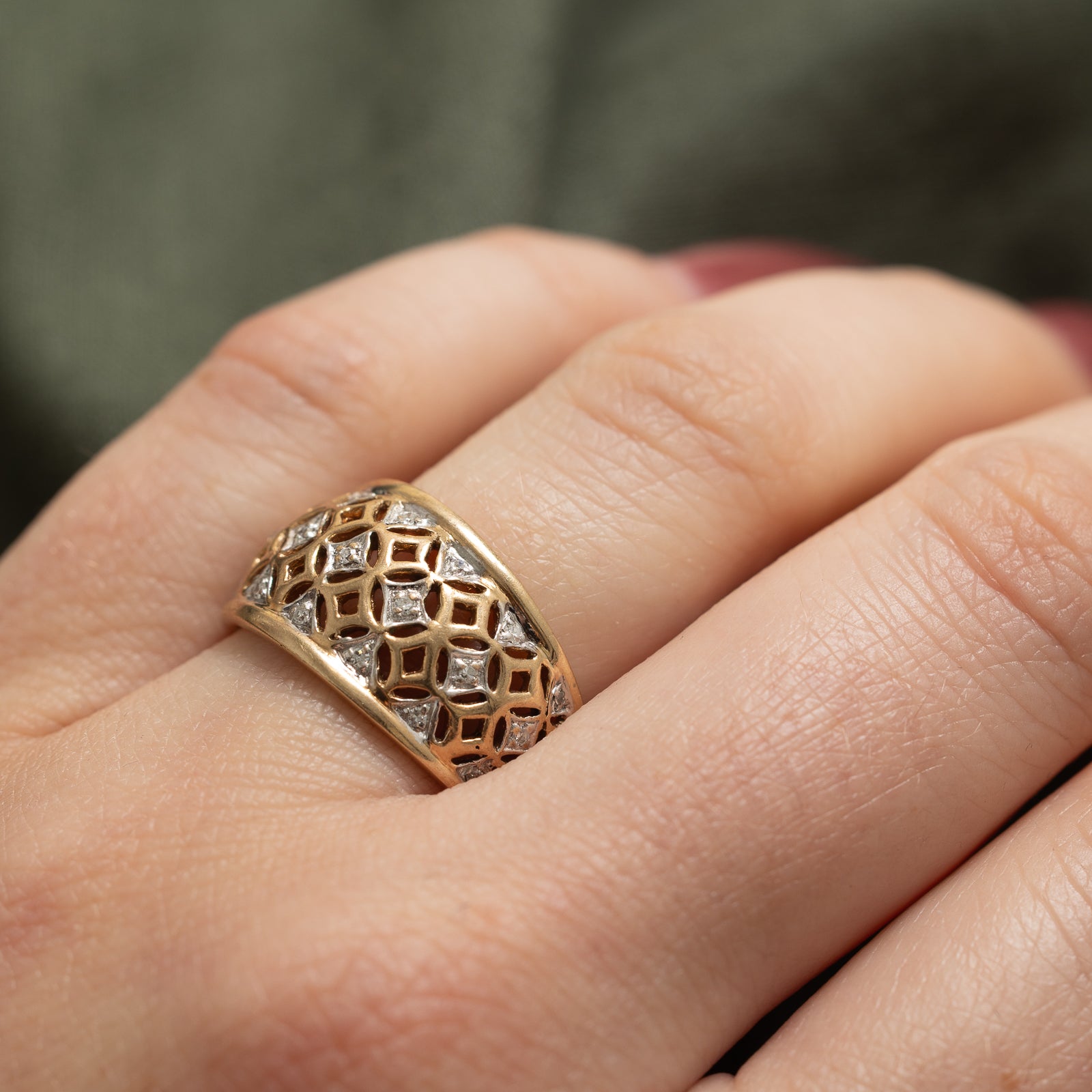 Bague ajourée en forme de dôme sertie de diamants | 0,11 ct | Taille 7,25
