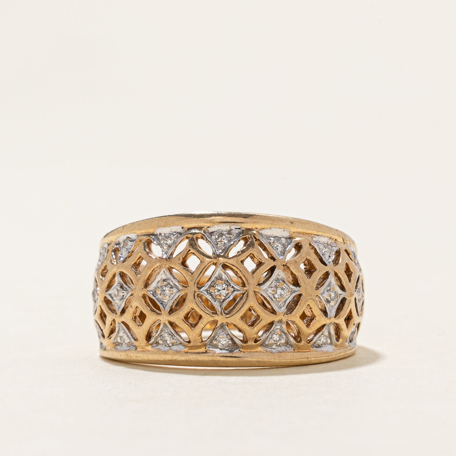 Bague ajourée en forme de dôme sertie de diamants | 0,11 ct | Taille 7,25