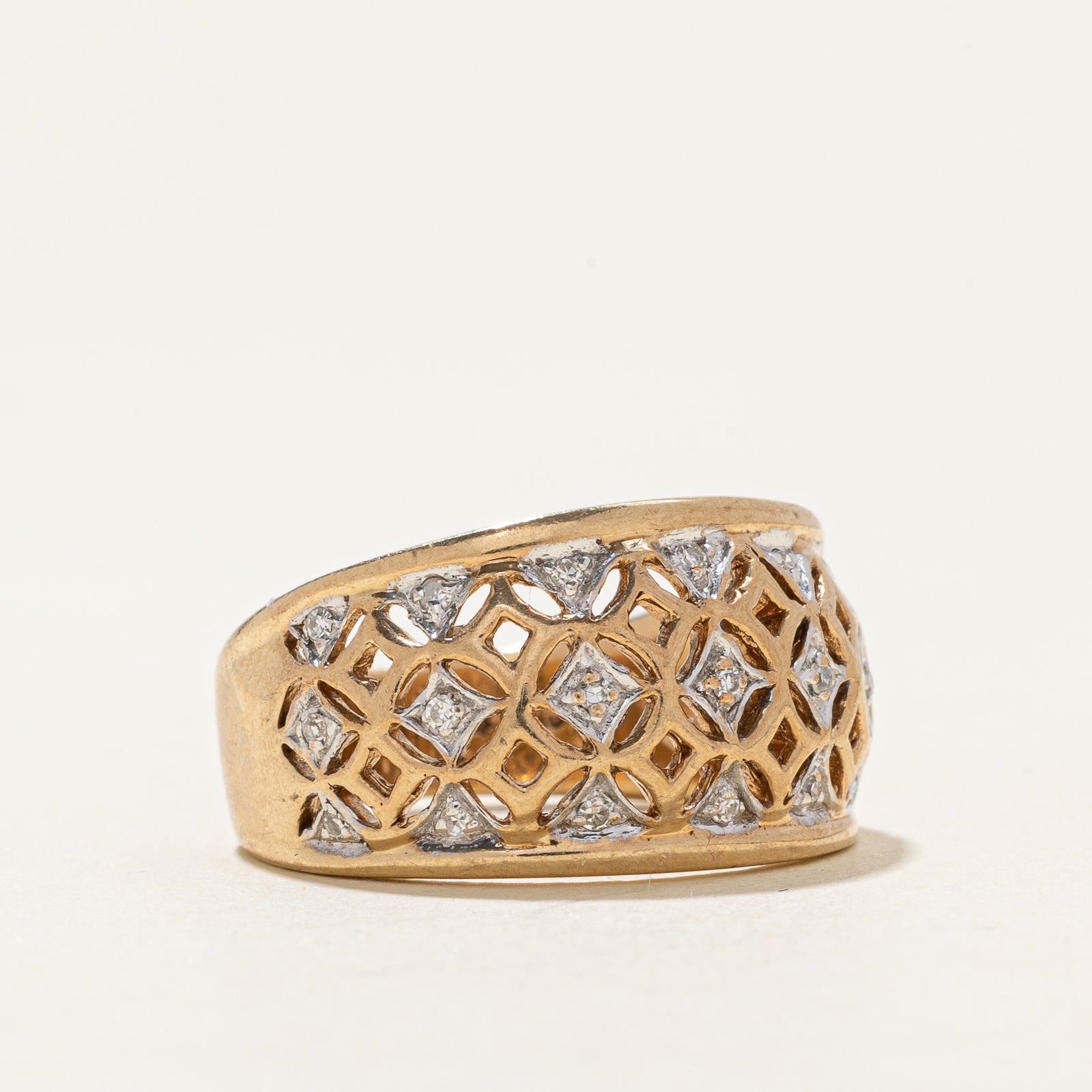 Bague ajourée en forme de dôme sertie de diamants | 0,11 ct | Taille 7,25