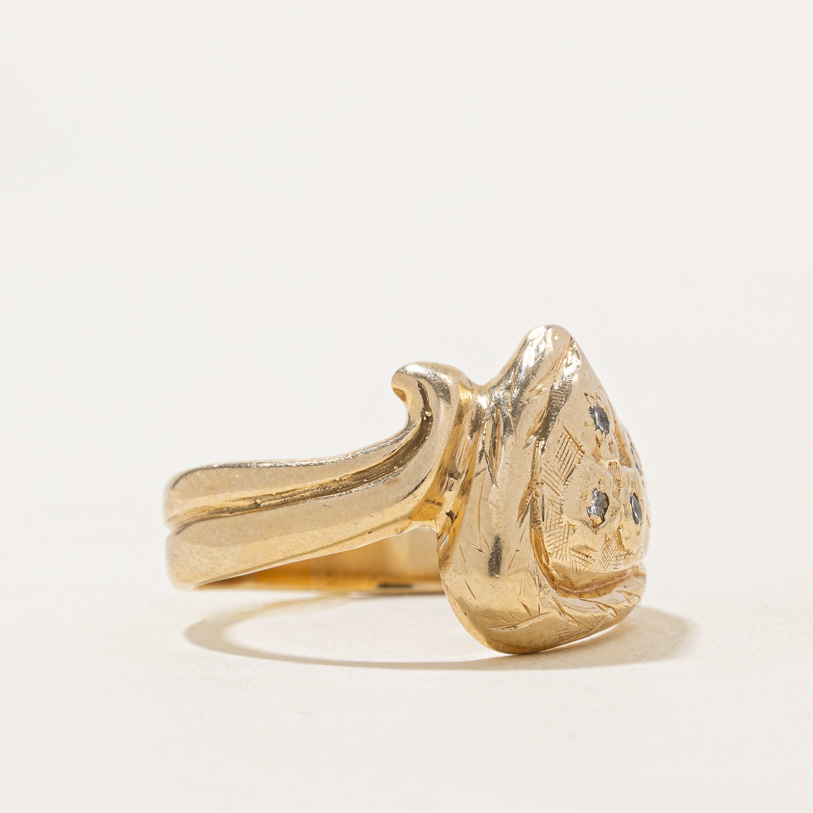 Diamond Textured Floral Design Ring | 0.07ctw | SZ 8.25