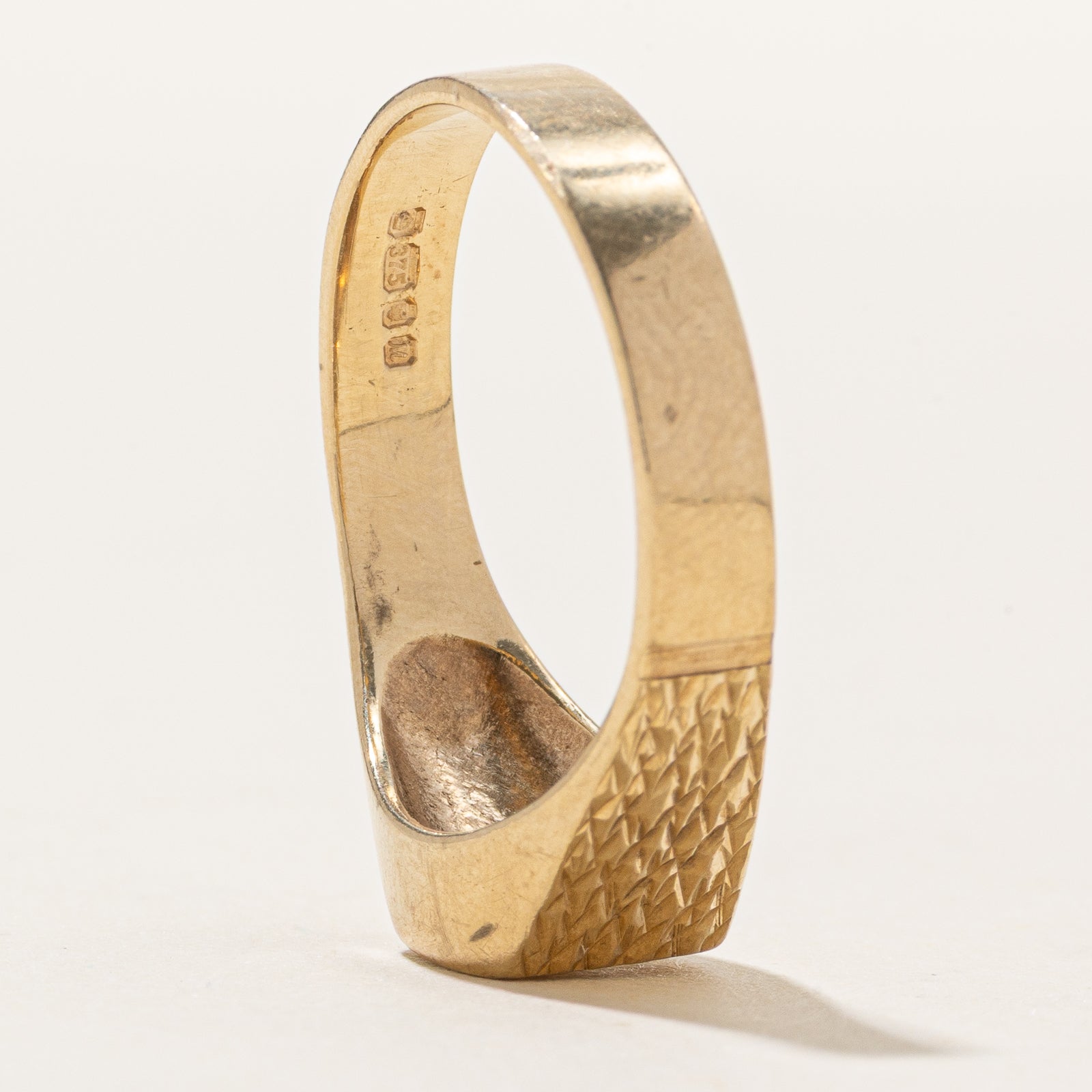 1986 London 9K Diamond Textured Signet Ring | 0.18ct | SZ 9.25