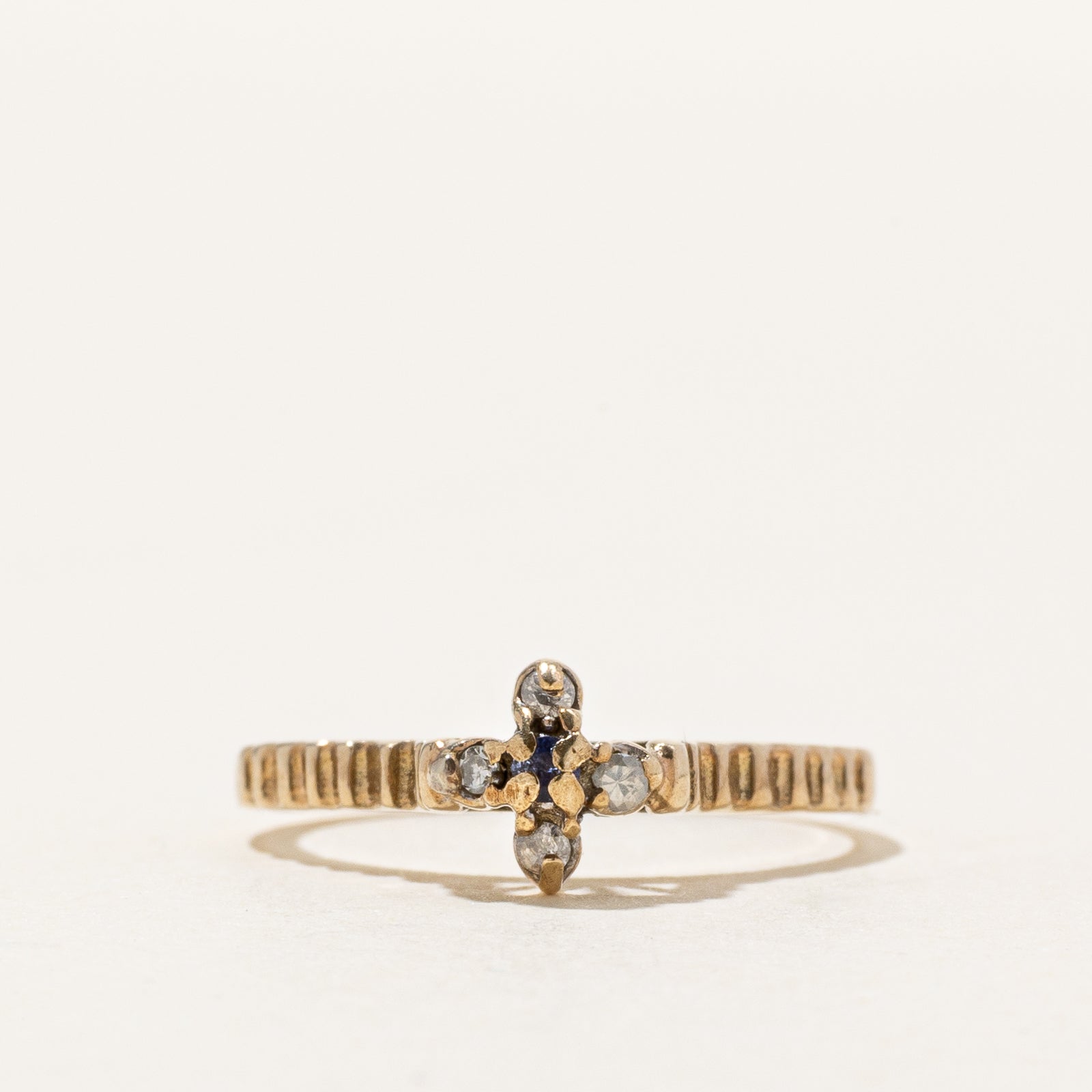 10K Diamond & Sapphire Petite Fluted Ring | 0.04ctw, 0.02ct | SZ 3