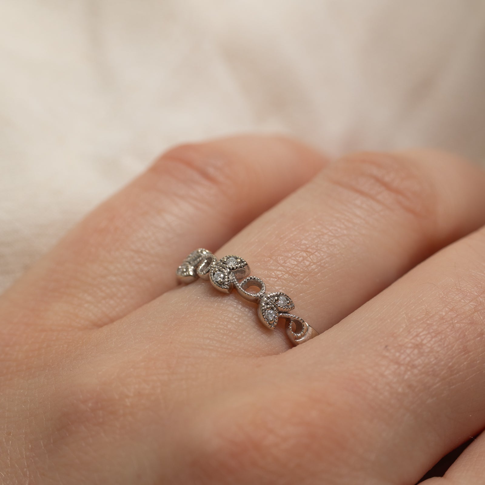 10K Diamond Milgrained Vine Band | 0.04ctw | SZ 6.5