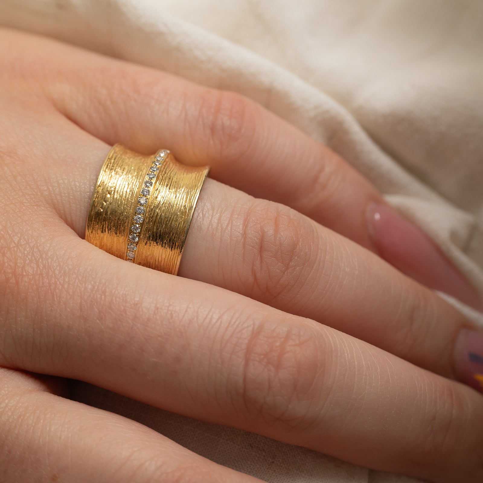 'Effy' D'Oro 14K Yellow Textured Gold Diamond Ring | 0.20ctw | SZ 6
