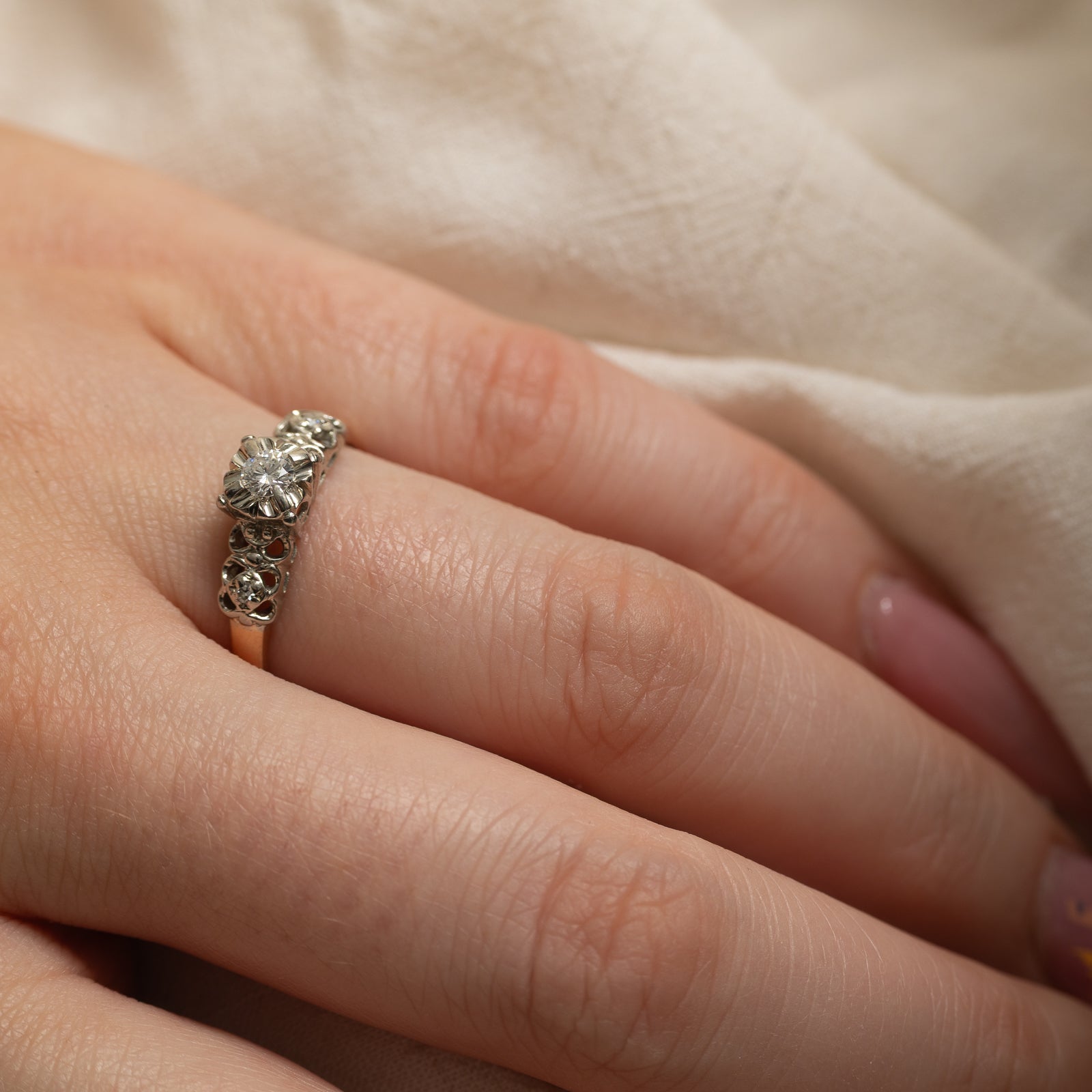 14K Two Tone Gold Illusion Set Diamond Ring | 0.15ctw | SZ 7.75