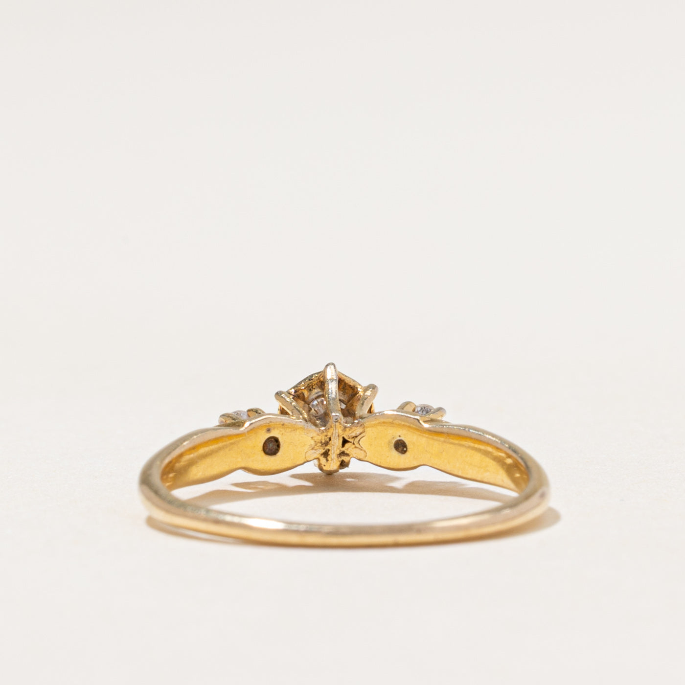 Illusion Set Three Stone Diamond Ring | 0.17ctw | SZ 6.25