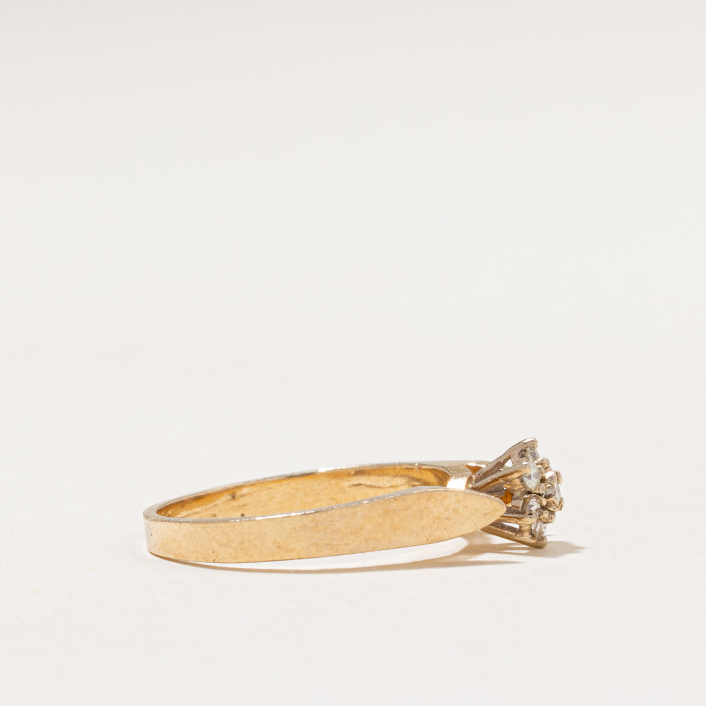 14k Diamond Petal Ring | 0.12ctw | SZ 5.25