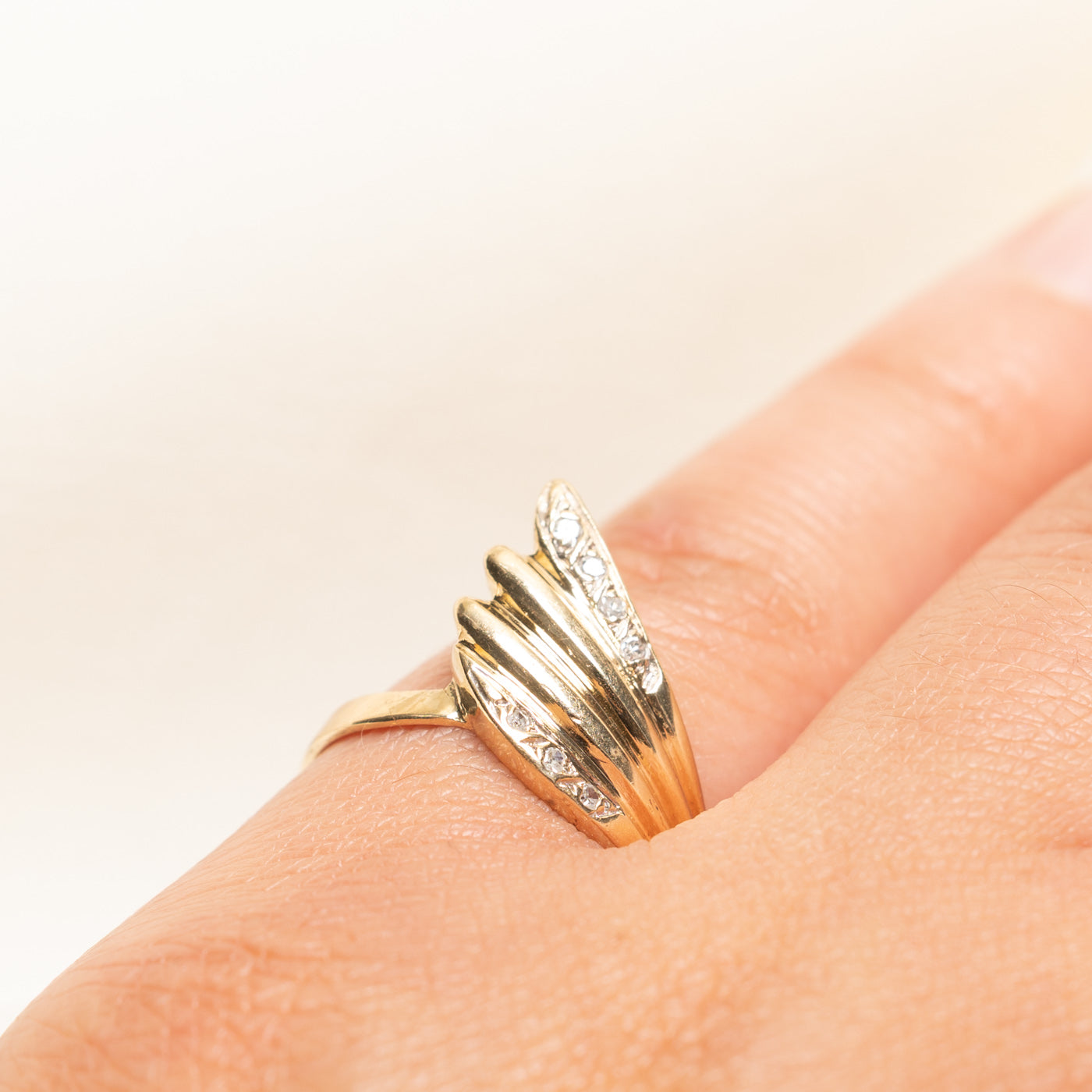 Diamond Grooved Wing Cocktail Ring | 0.07ctw | SZ 6.25