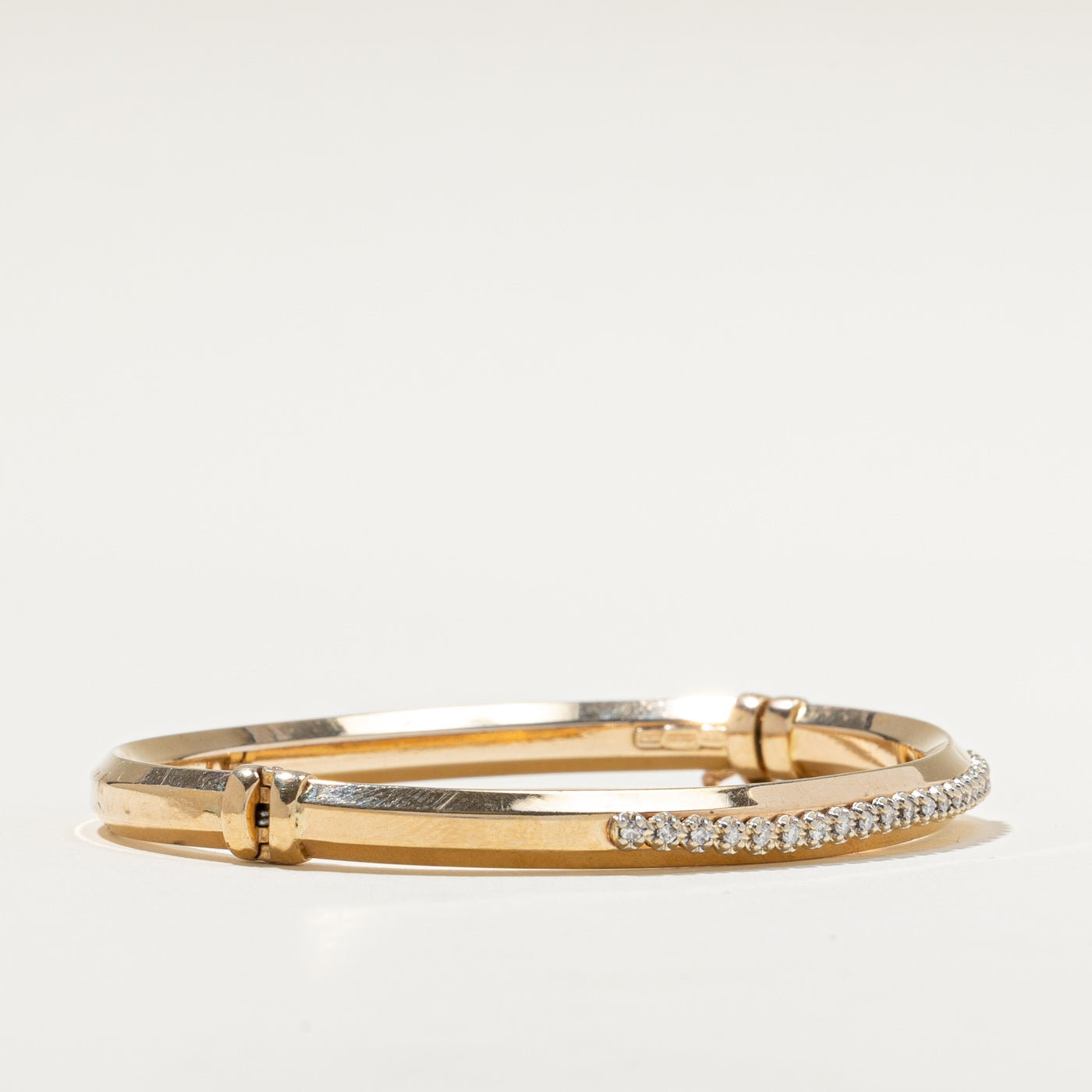 Illusion Set Diamond Bangle Bracelet | 0.21ctw |7.5"
