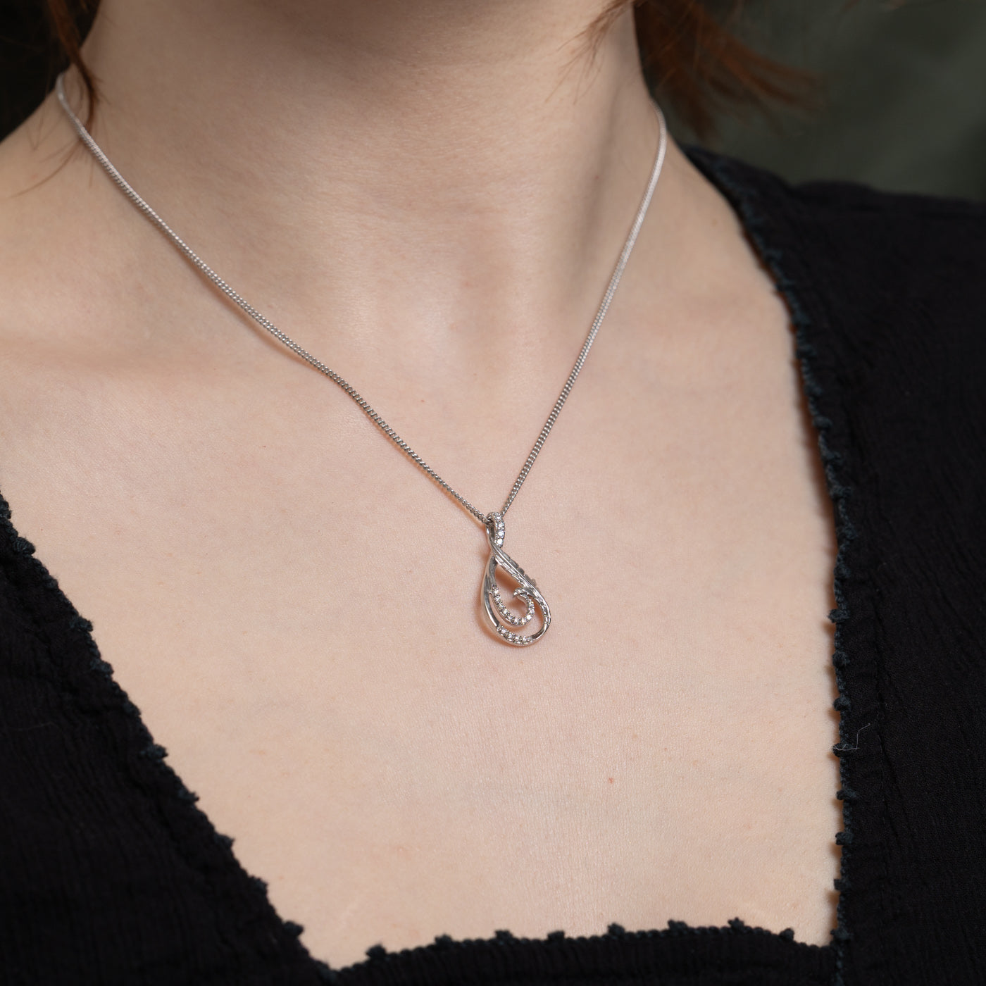 Diamond Drop Pendant Necklace | 0.13ctw | 16"