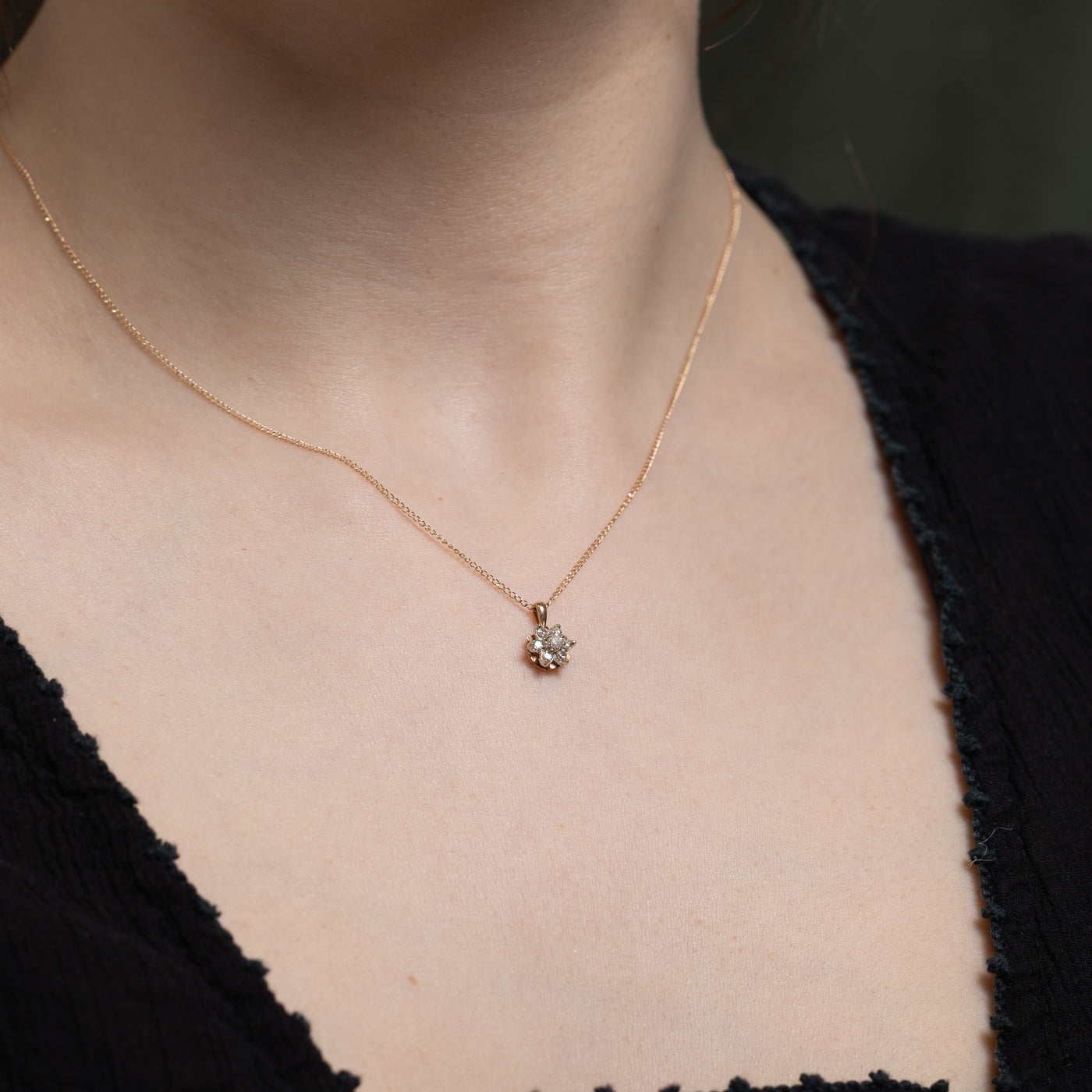 Collier pendentif pétale en diamant | 0,13 ct | 40,6 cm