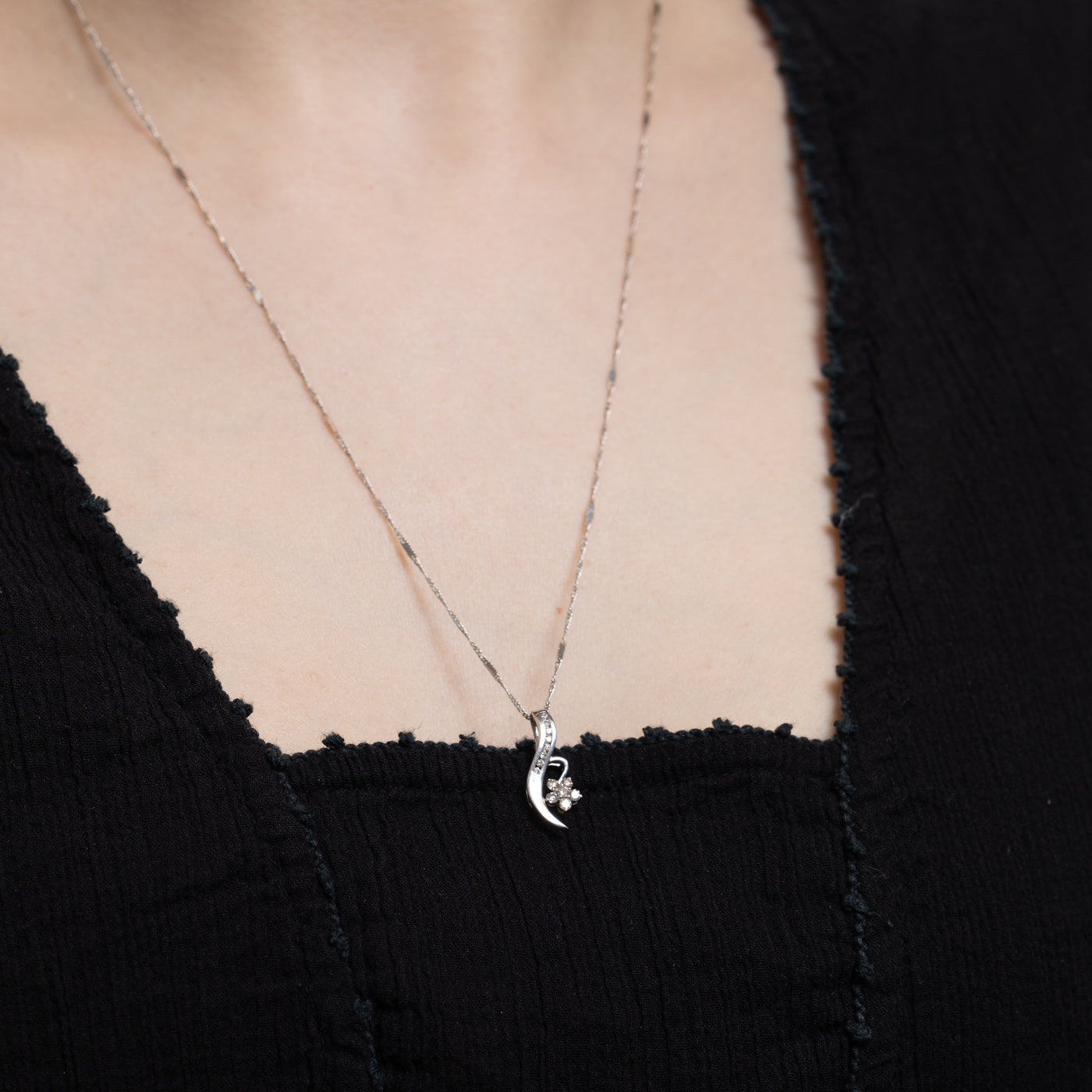 Diamond Floral Pendant Necklace | 0.20ctw | 22"