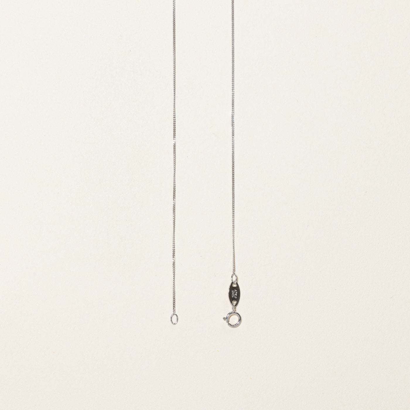 Collier pendentif colonne à trois diamants | 0,11 ct | 45,7 cm