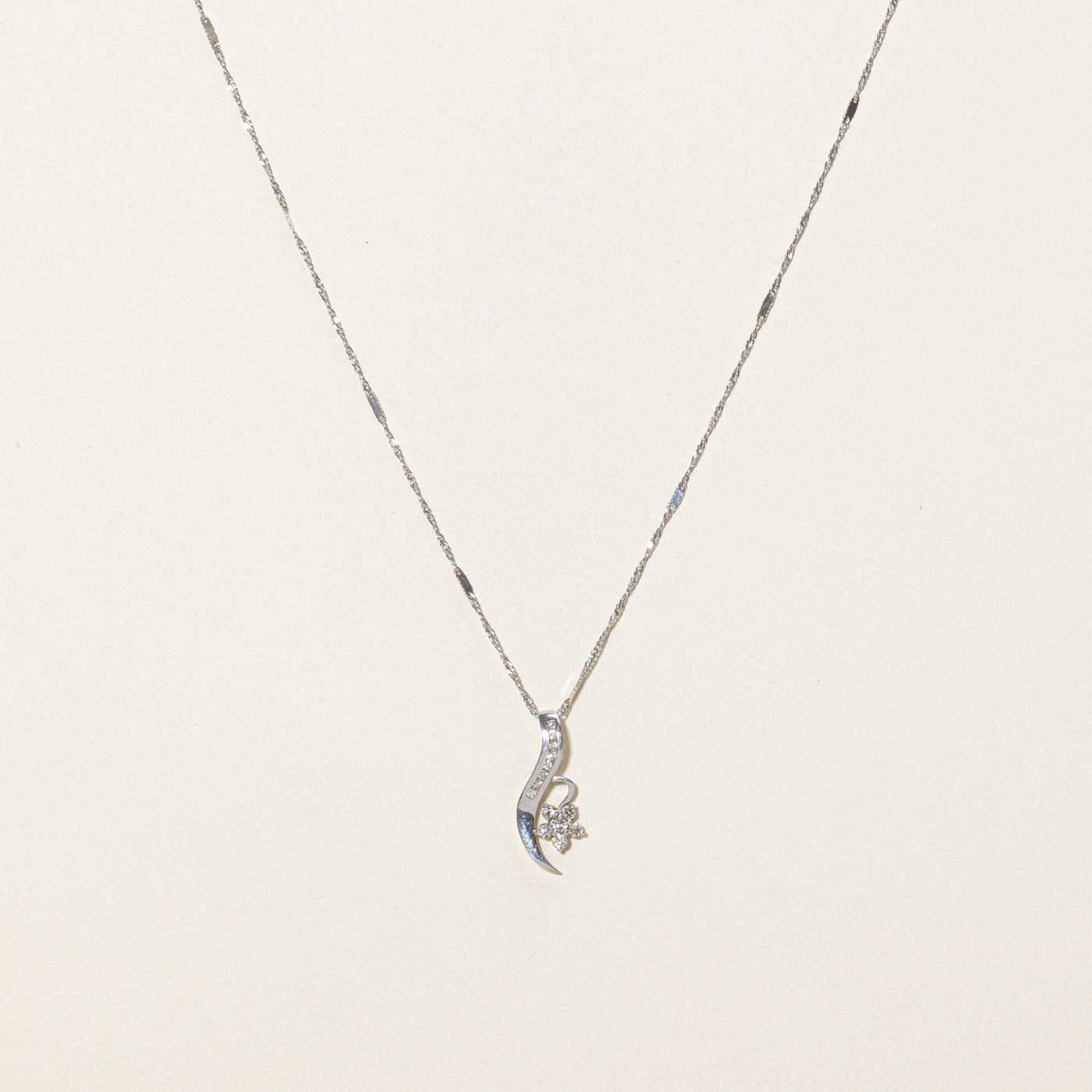 Diamond Floral Pendant Necklace | 0.20ctw | 22"