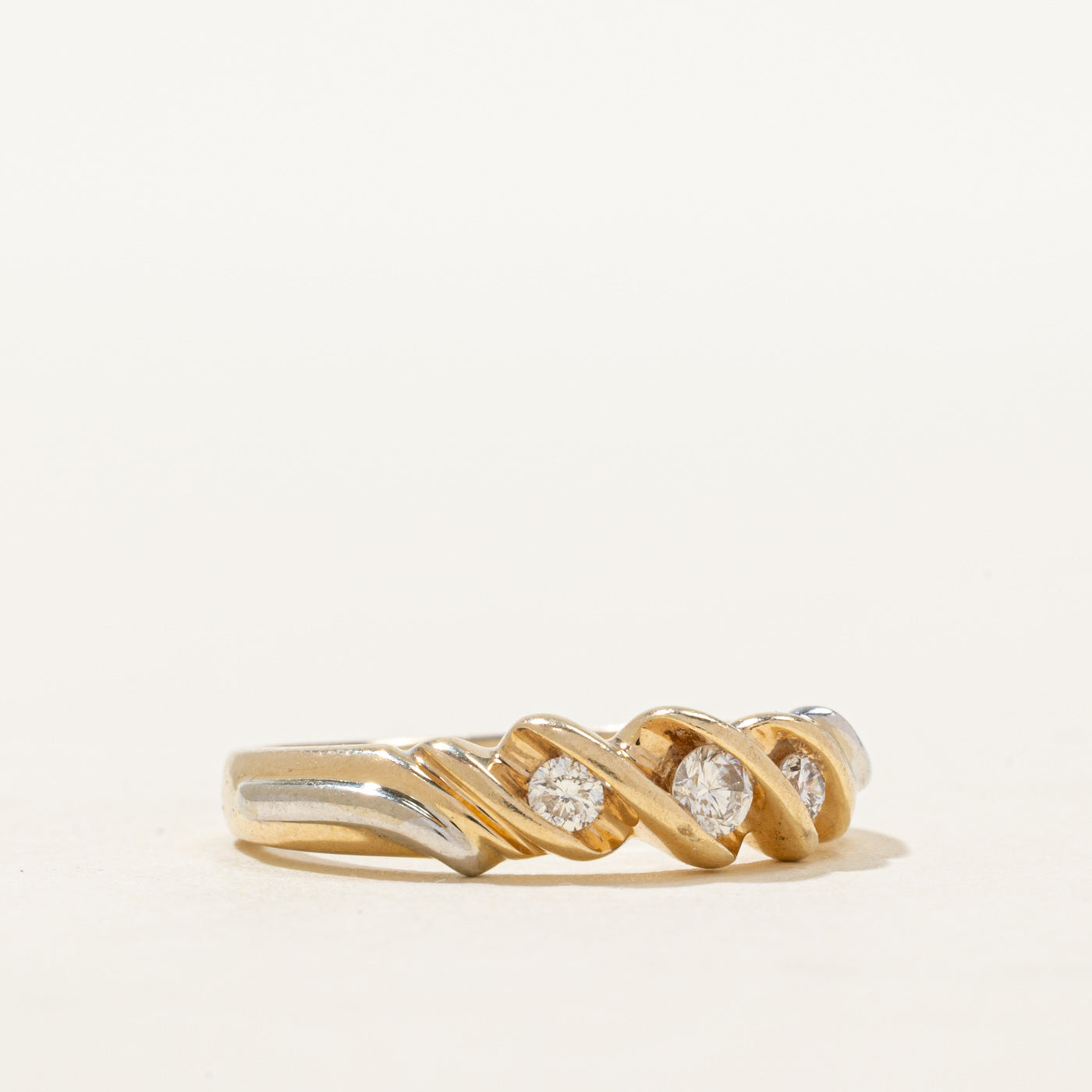 10K Three Stone Diamond Croissant Ring | 0.14ctw | SZ 4.75