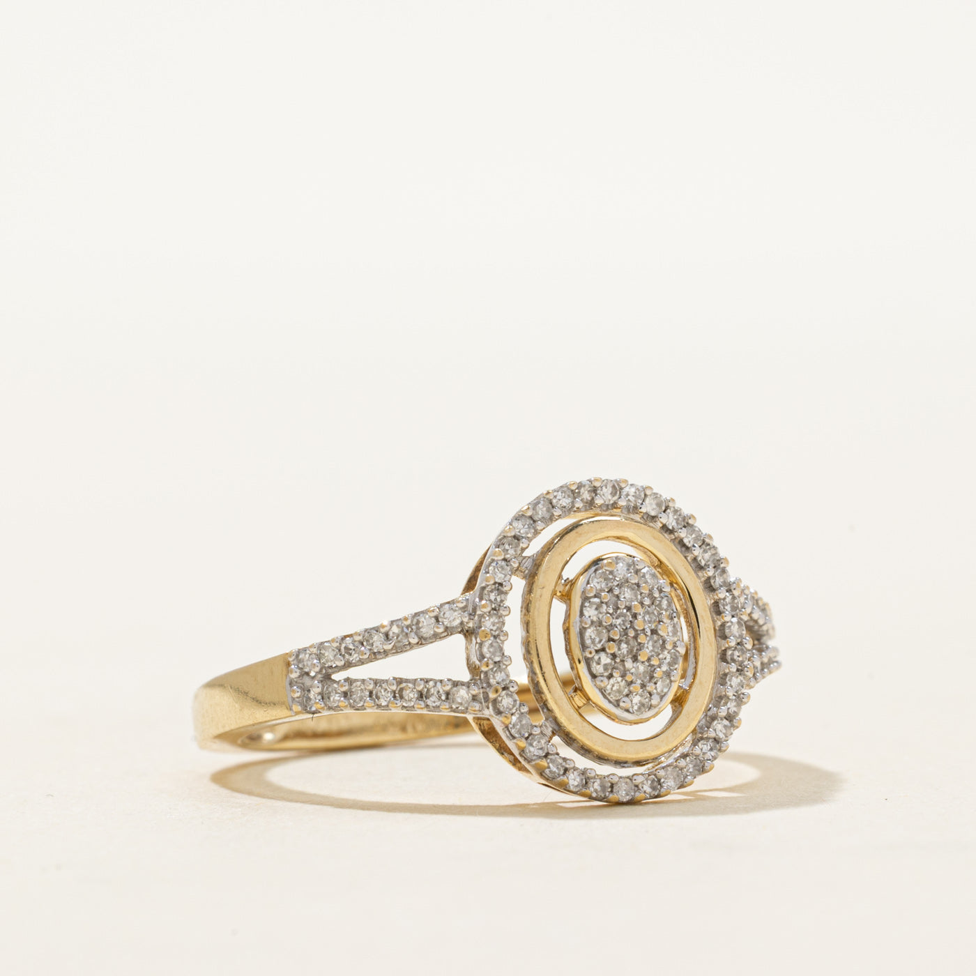 10K Diamond Oval Cluster Halo Ring | 0.25ctw | SZ 7