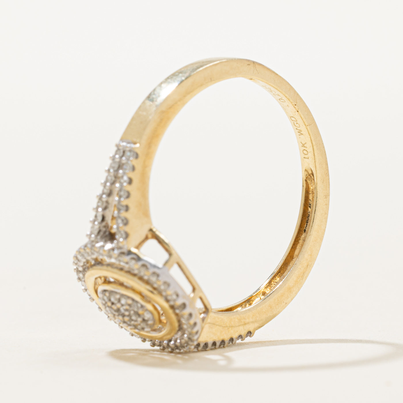 10K Diamond Oval Cluster Halo Ring | 0.25ctw | SZ 7
