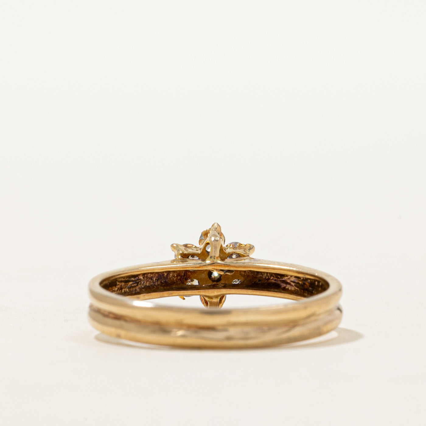 14K Diamond Cluster Grooved Ring | 0.21ctw | SZ 6.5