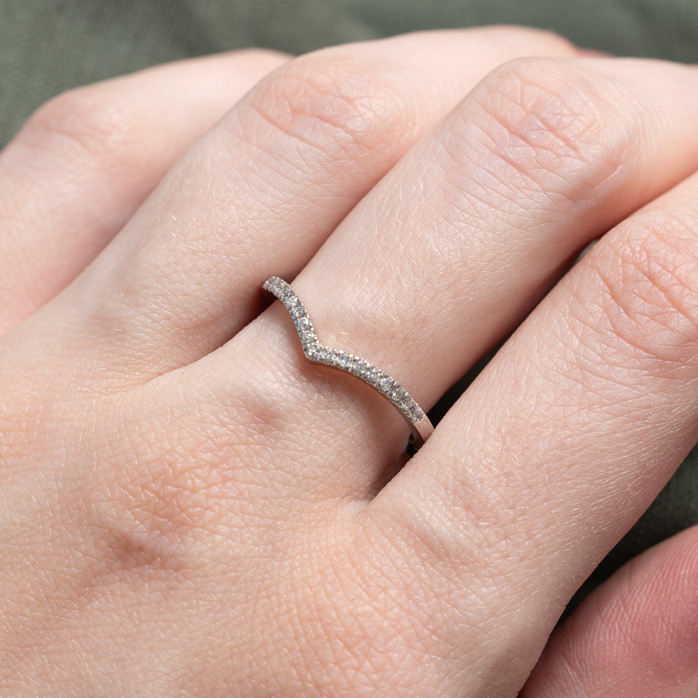 10K Diamond Thin Chevron Ring | 0.09ctw | SZ 7