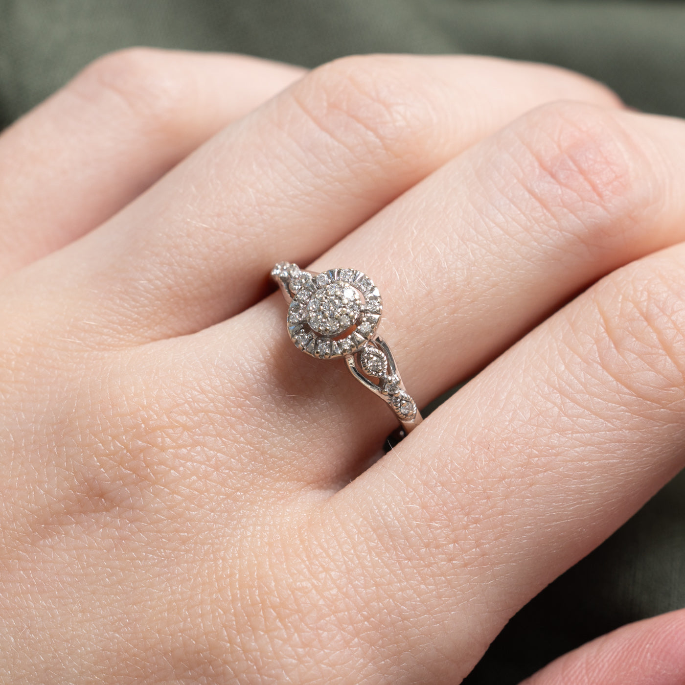 10K Diamond Oval Cluster Ring | 0.14ctw | SZ 7