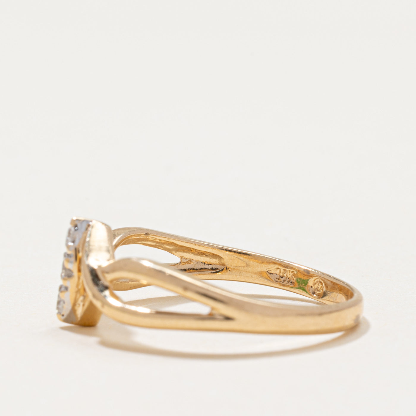 Diamond Column Twisted Ring | 0.05ctw | SZ 6